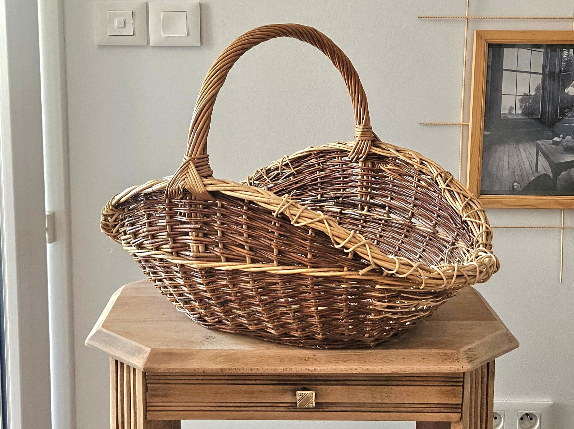 Grand panier vintage en osier tressé