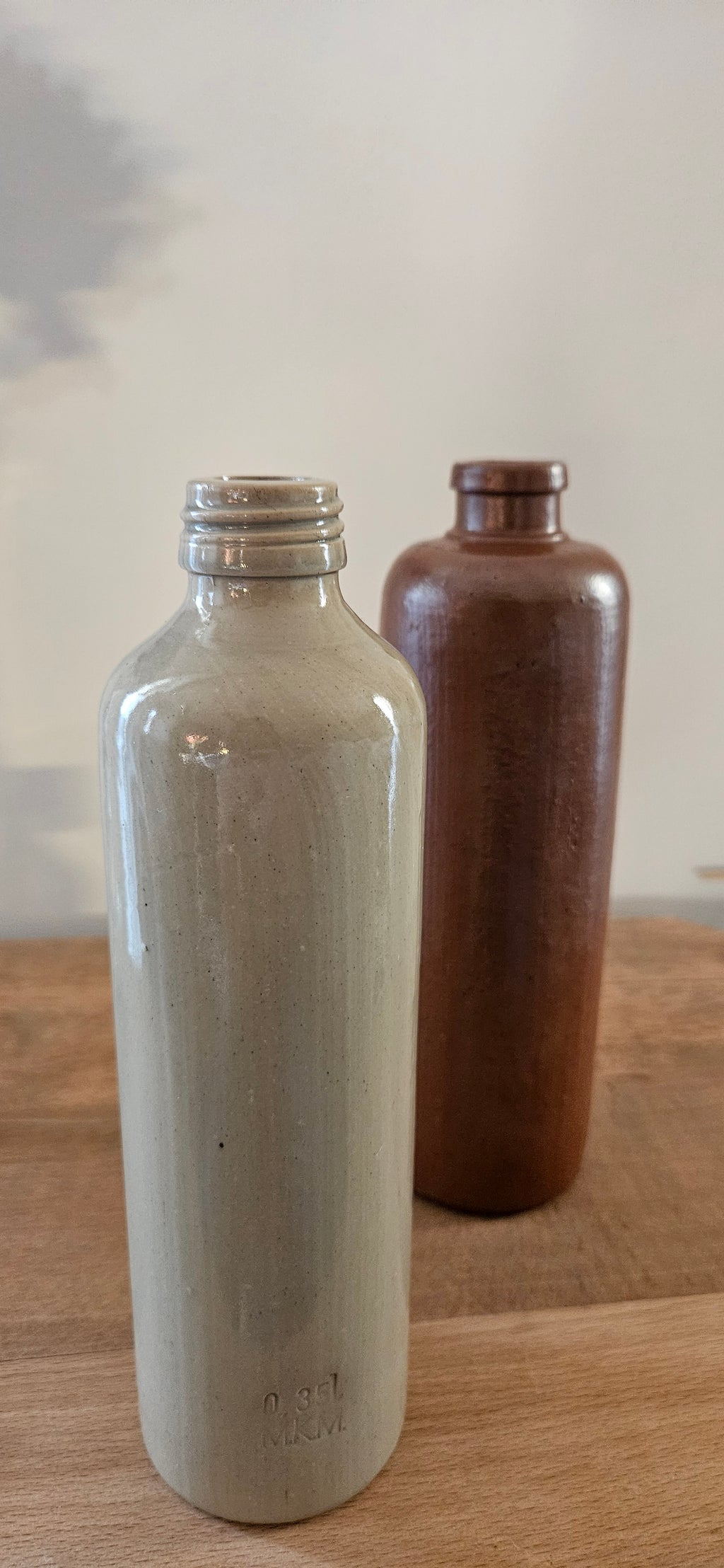 Duo de bouteilles en grès