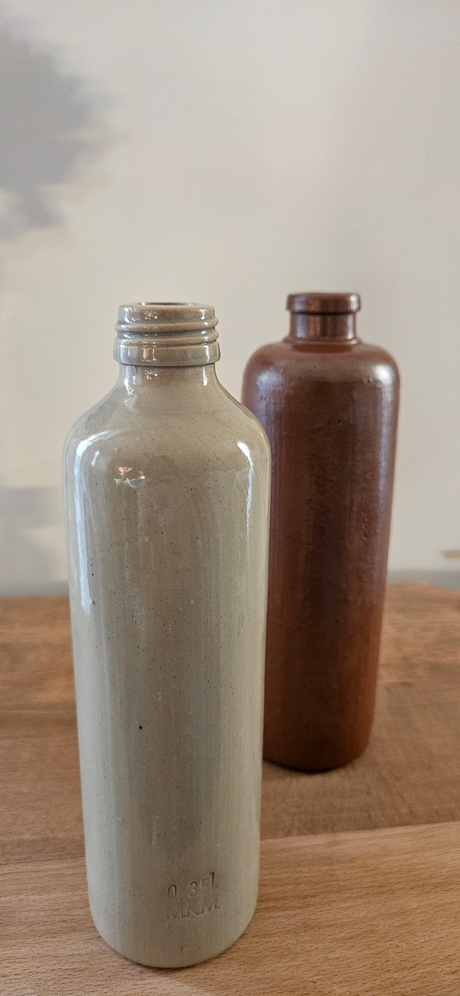 Duo de bouteilles en grès