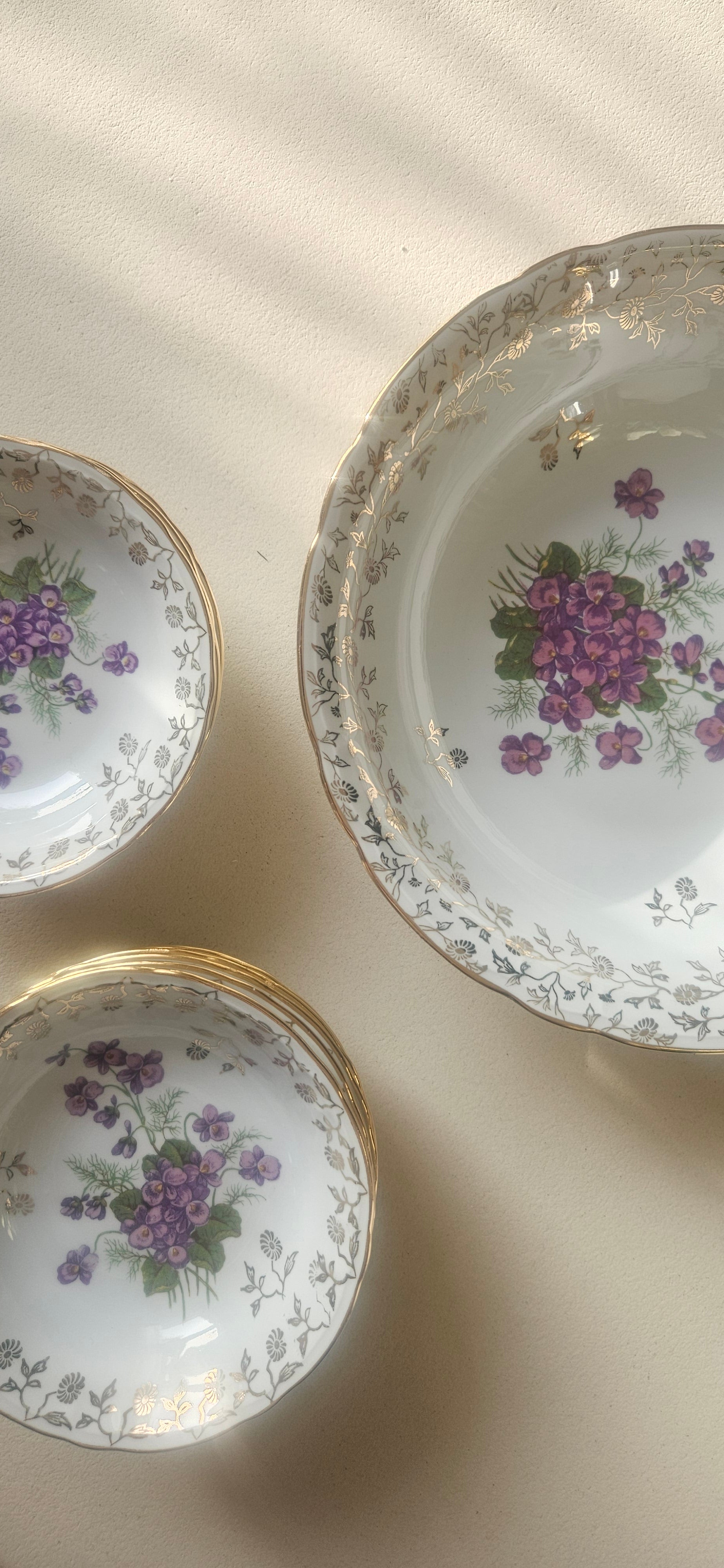 Service porcelaine 8 coupelles + plat