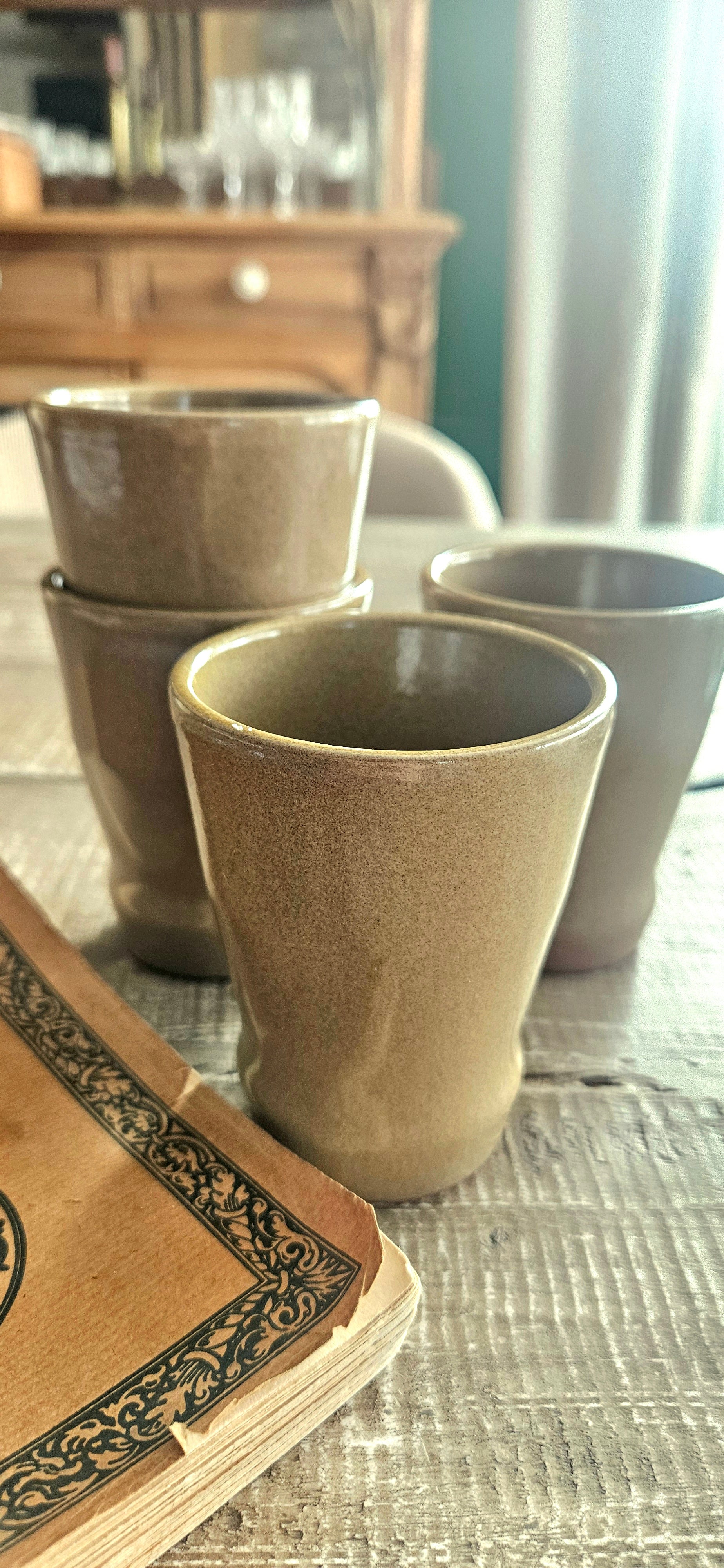 Lot de 4 tasses en grès émaillé