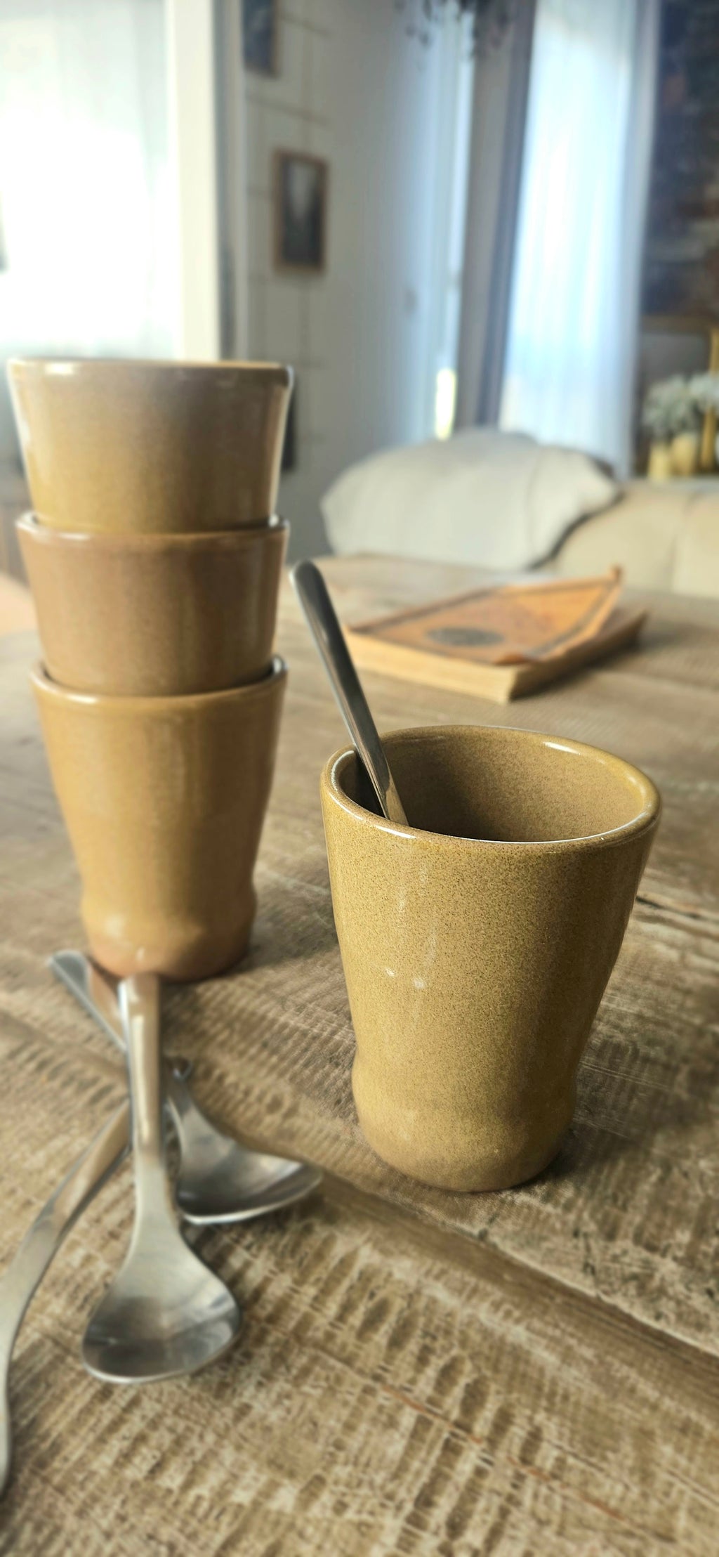 Lot de 4 tasses en grès émaillé