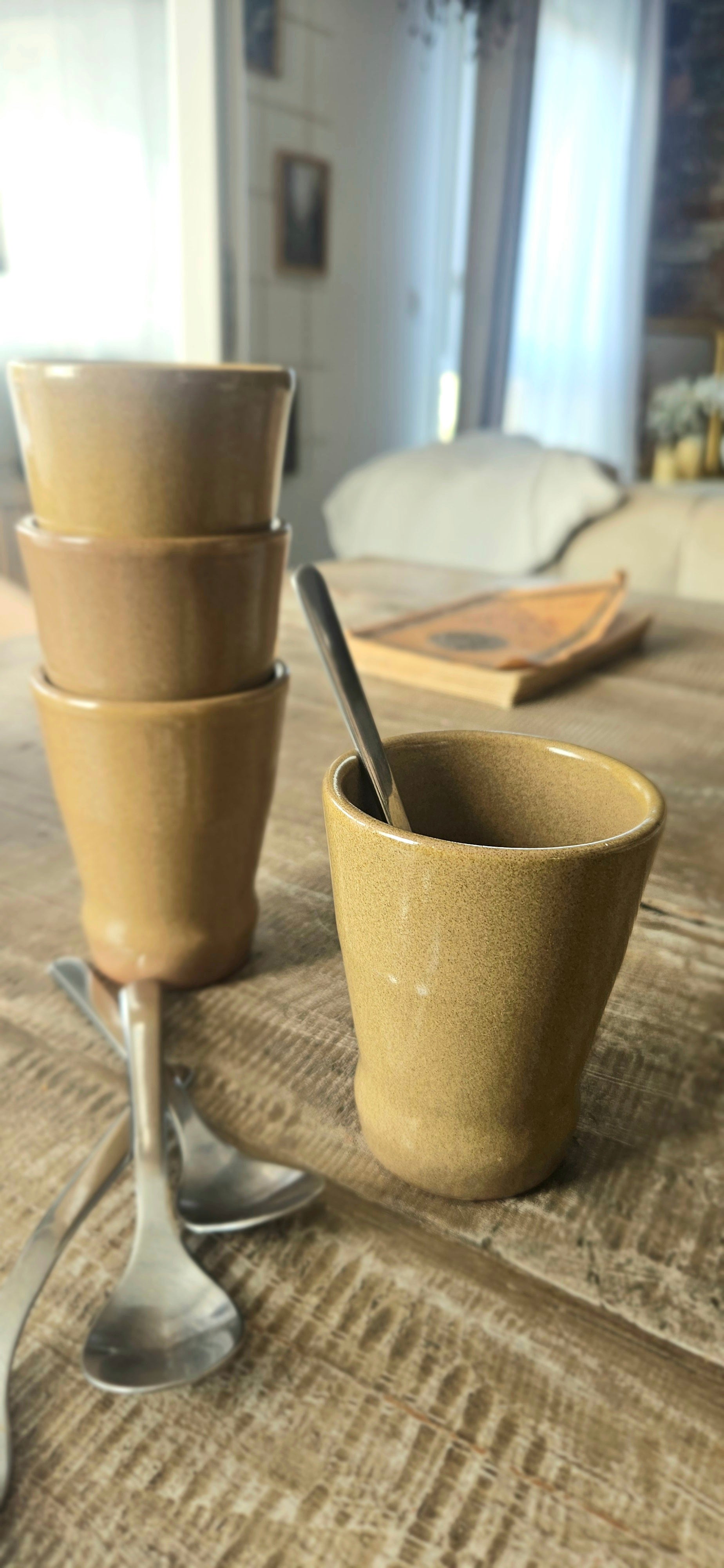 Lot de 4 tasses en grès émaillé