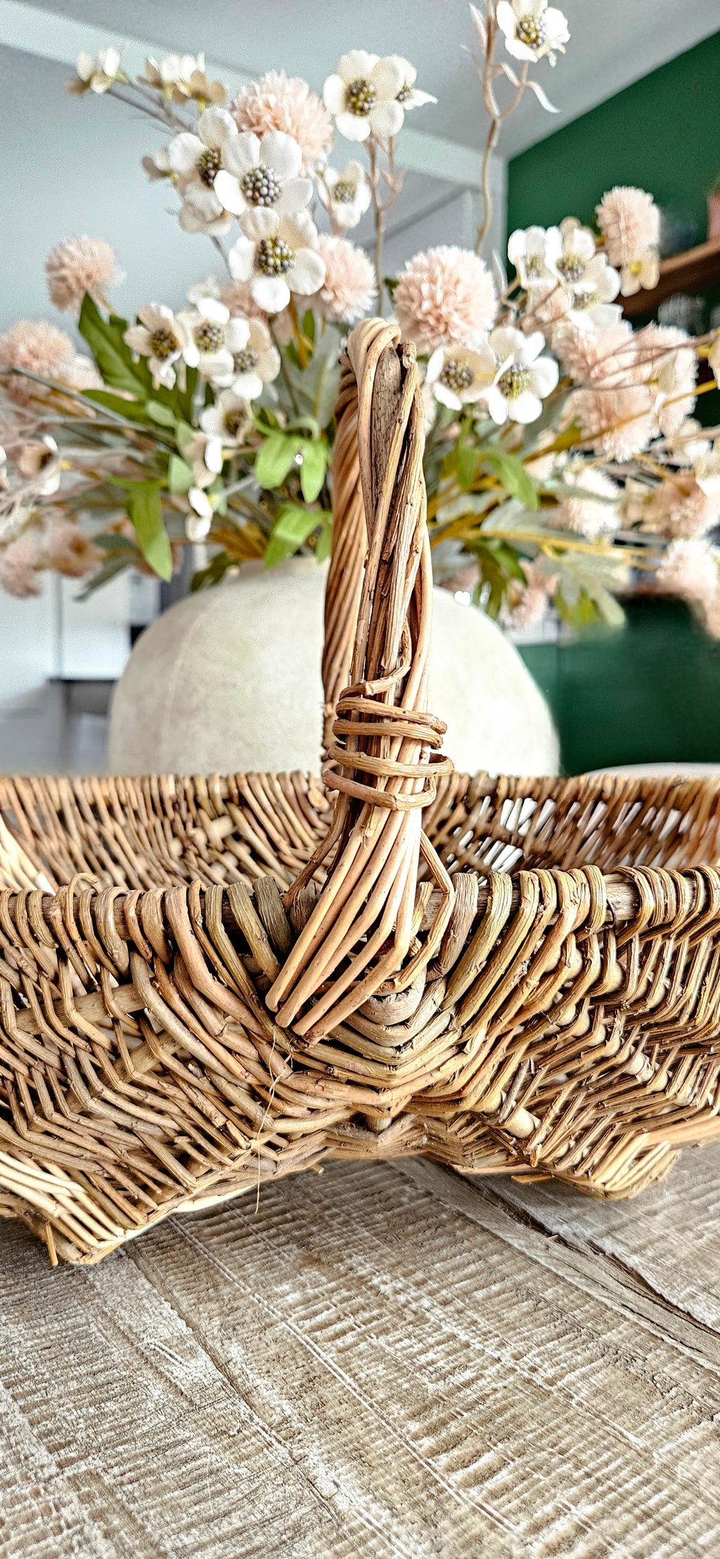 petit panier ancien en osier rustique - LUCETTE