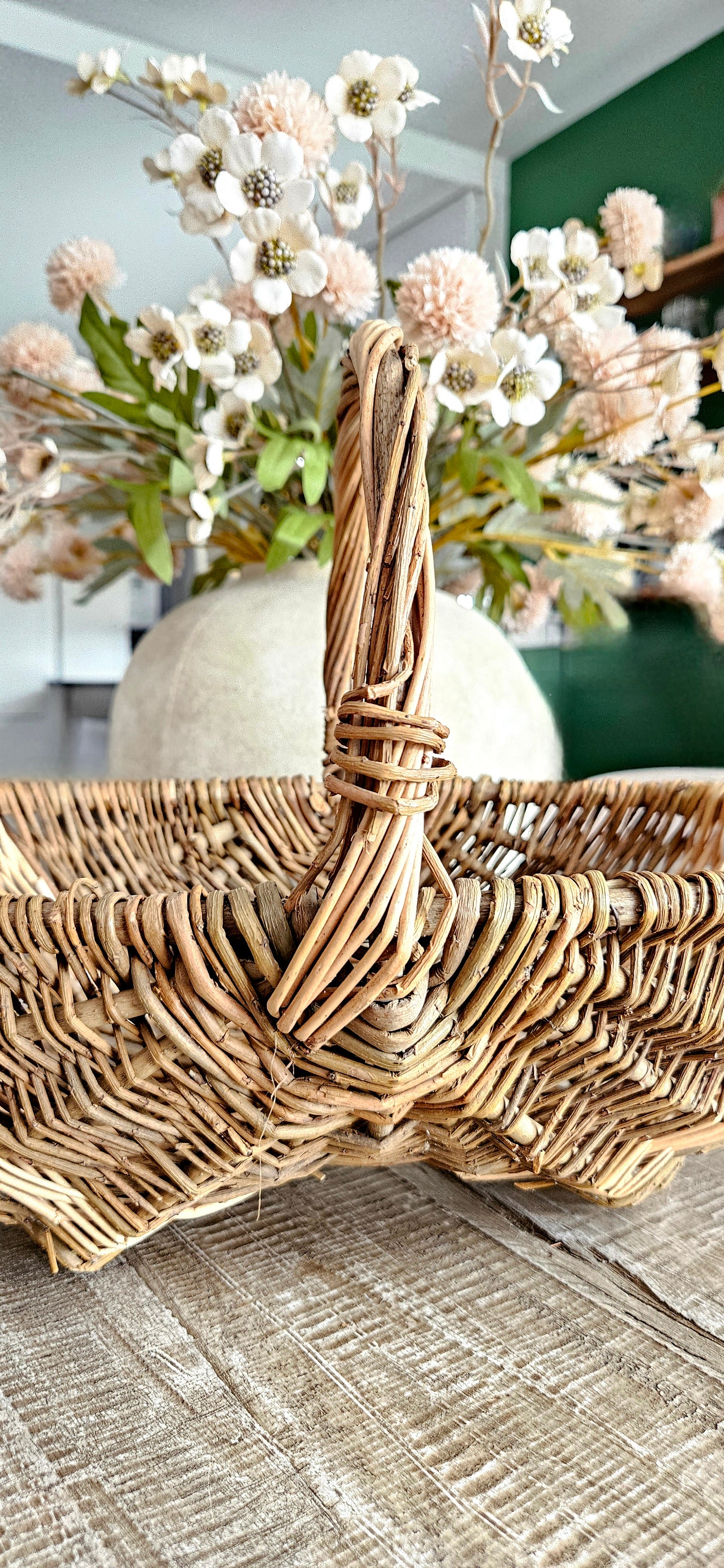 petit panier ancien en osier rustique - LUCETTE