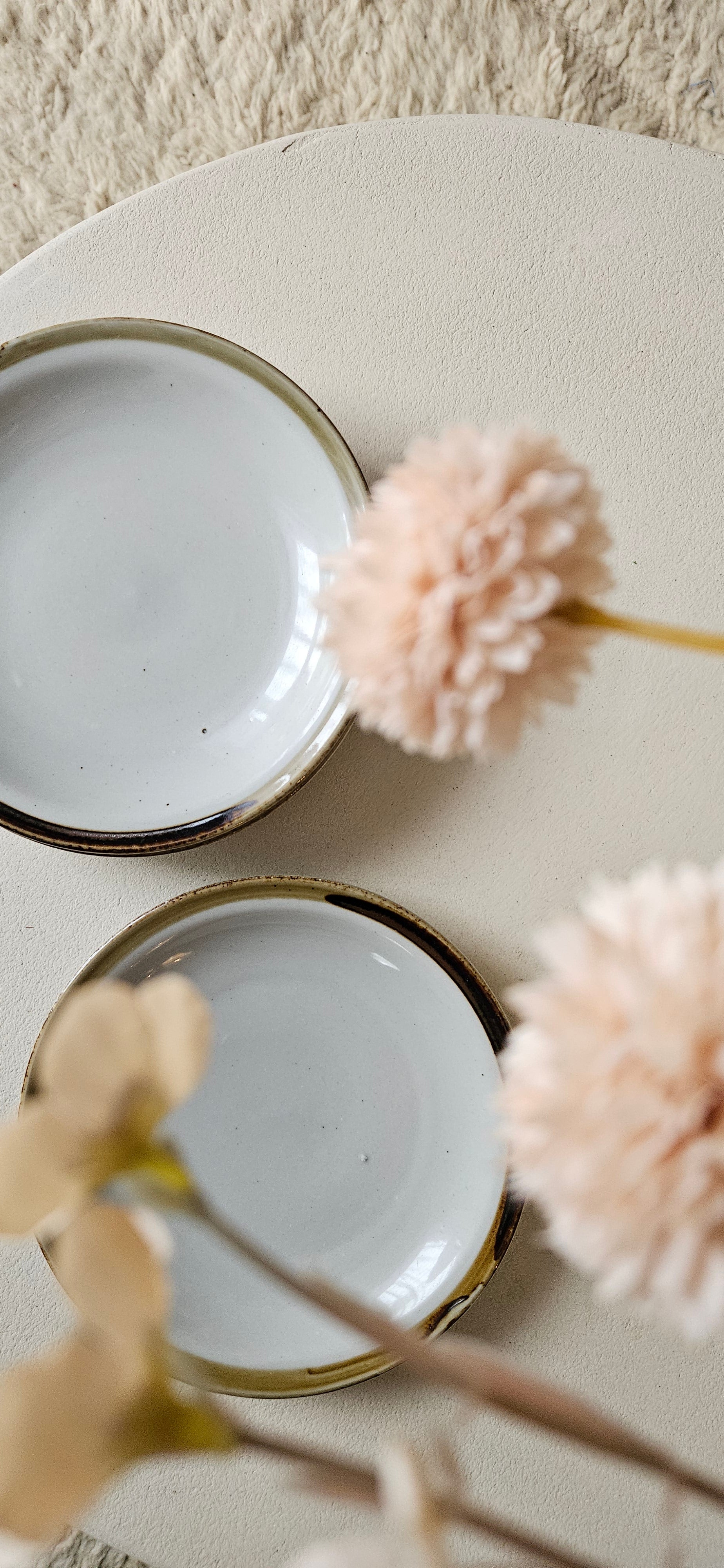 4 assiettes à dessert vintage en grès – années 70