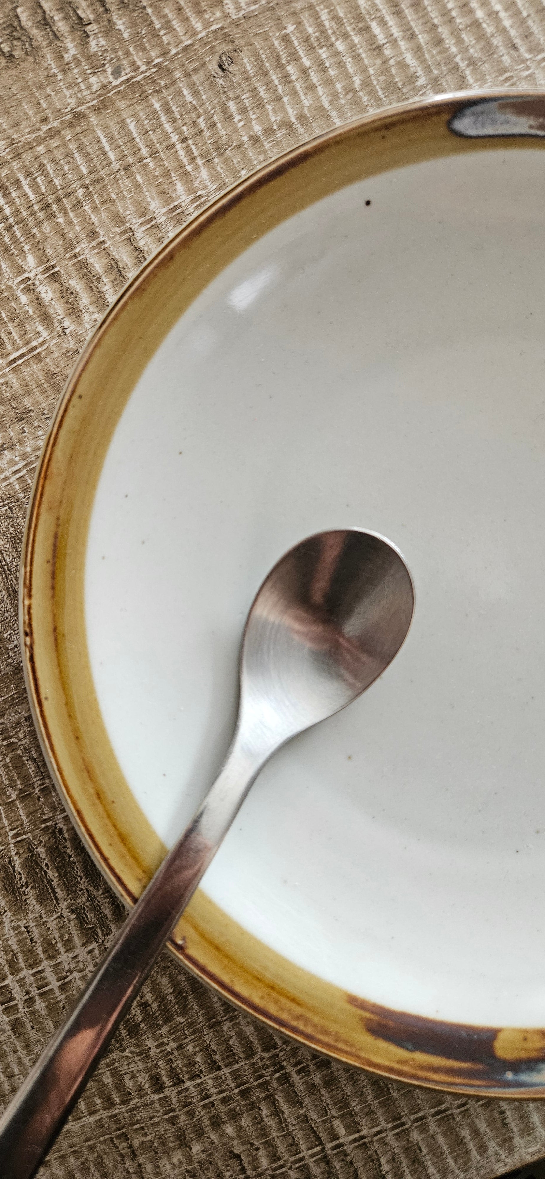 4 assiettes à dessert vintage en grès – années 70