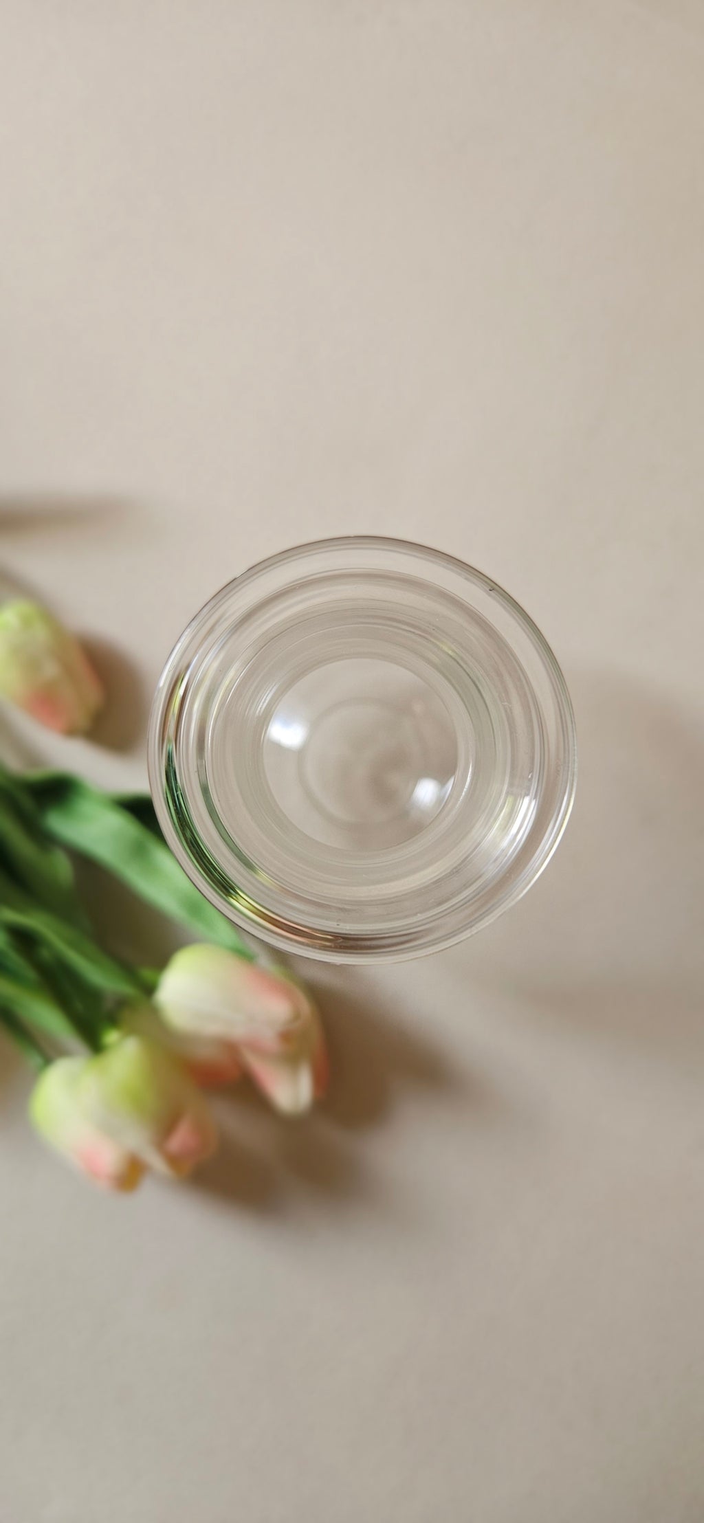 Carafe ou Vase vintage en verre gravé étoile