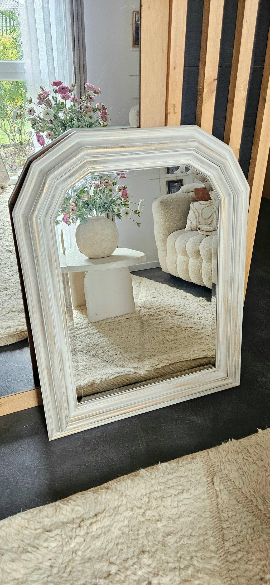 Ancien miroir arche biseauté patiné blanc – 88 x 69 cm
