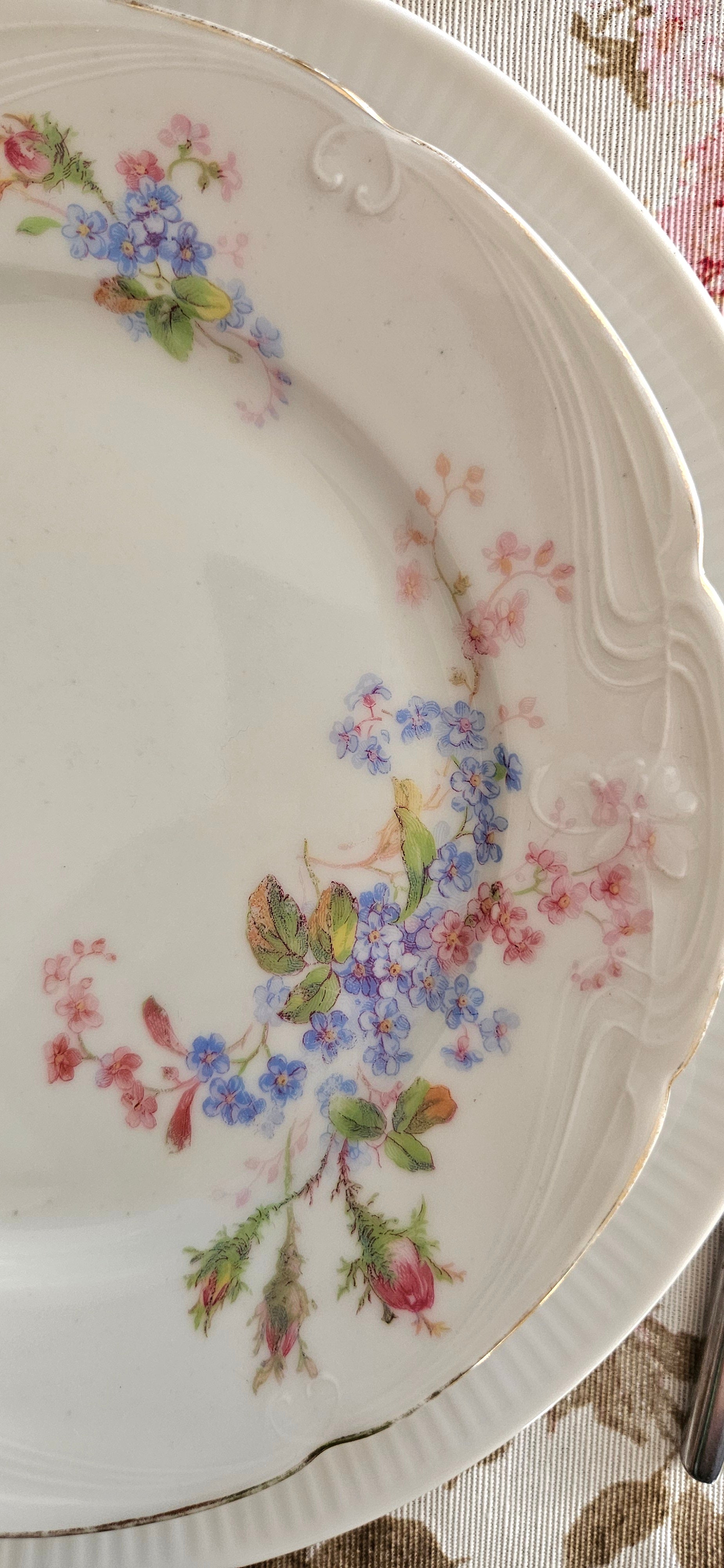 Assiette à dessert : porcelaine vintage fleurie – à l’unité