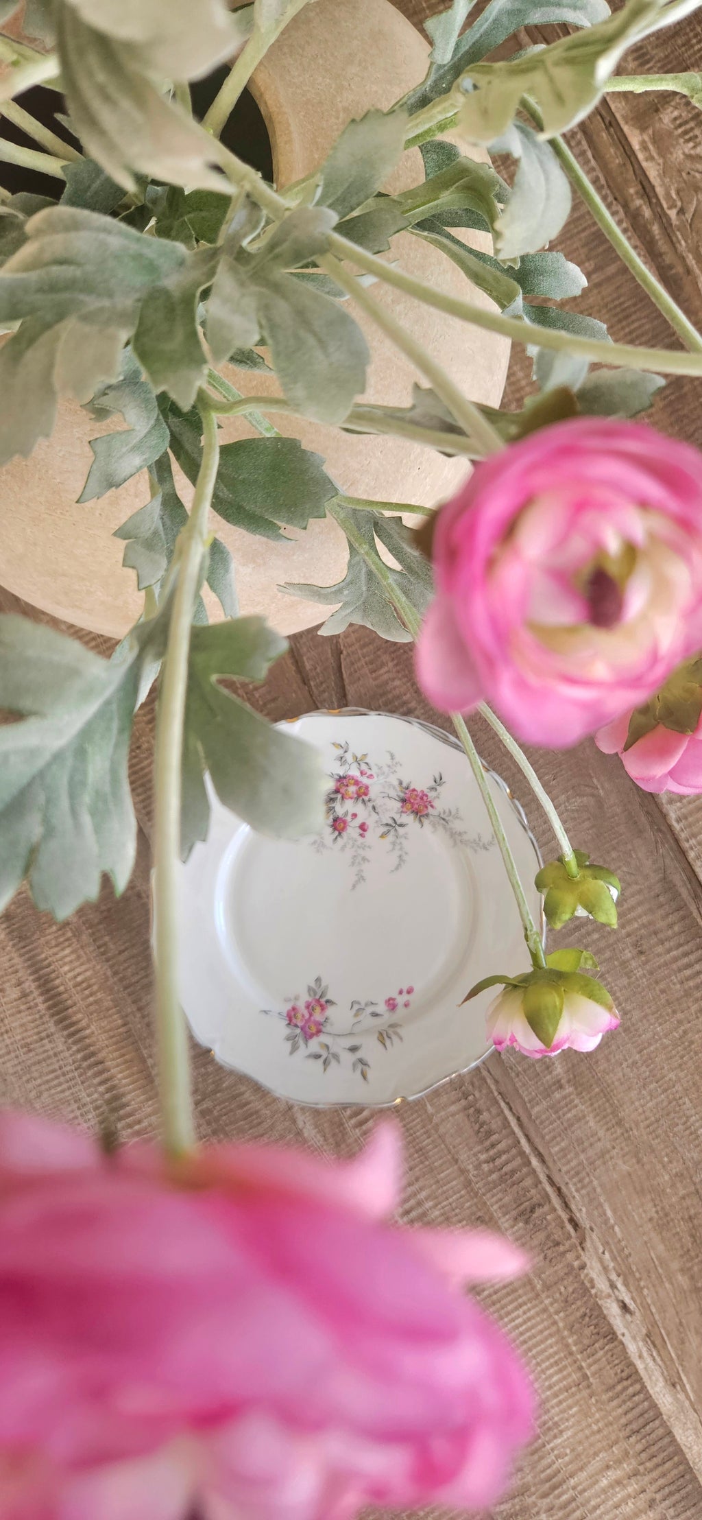 Assiette à dessert en porcelaine française fleurs roses – vendue à l’unité