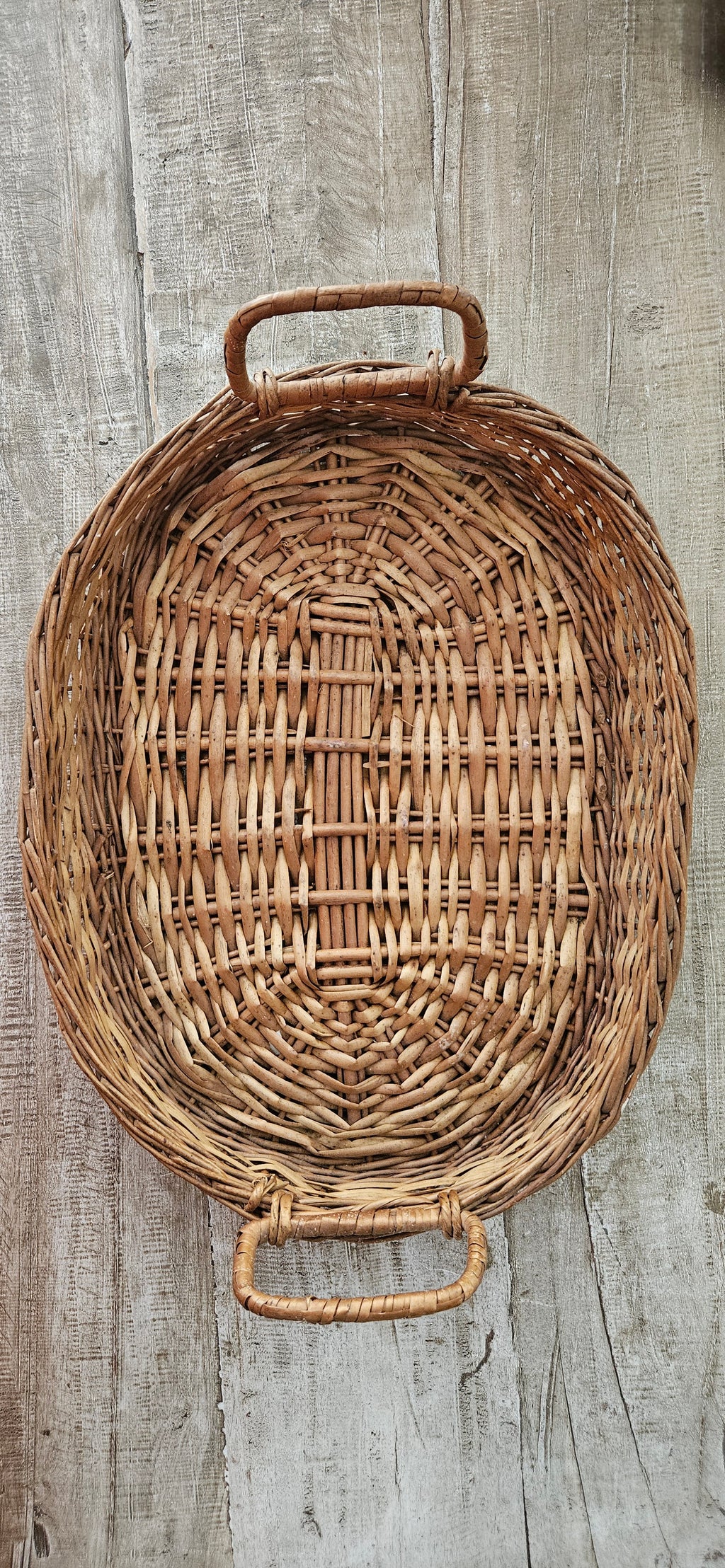 Panier de table en osier vintage avec poignées – plateau campagne chic