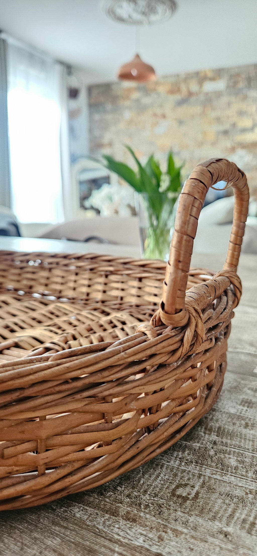 Panier de table en osier vintage avec poignées – plateau campagne chic