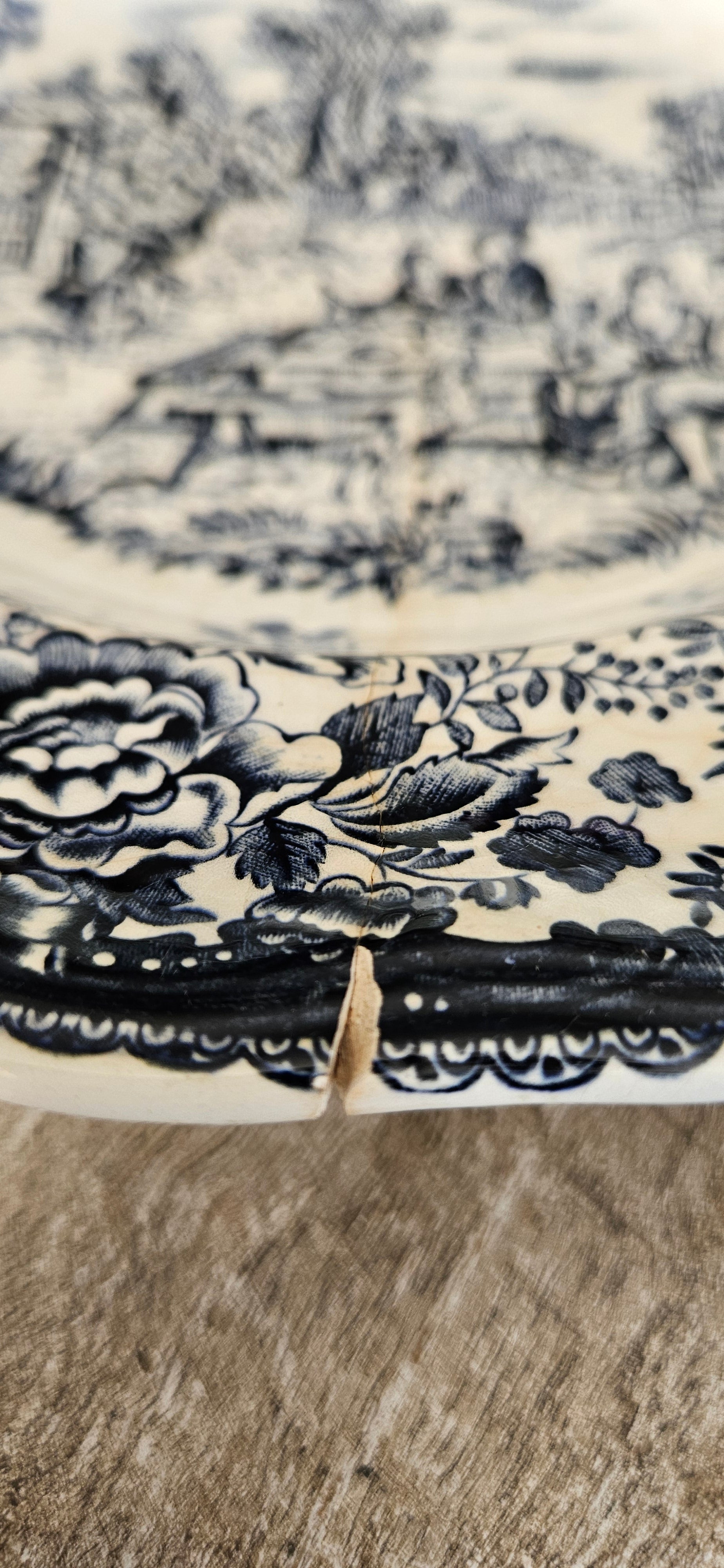 Lot de 10 assiettes creuses anciennes en faïence fine probablement Lunéville – décor bleu et blanc