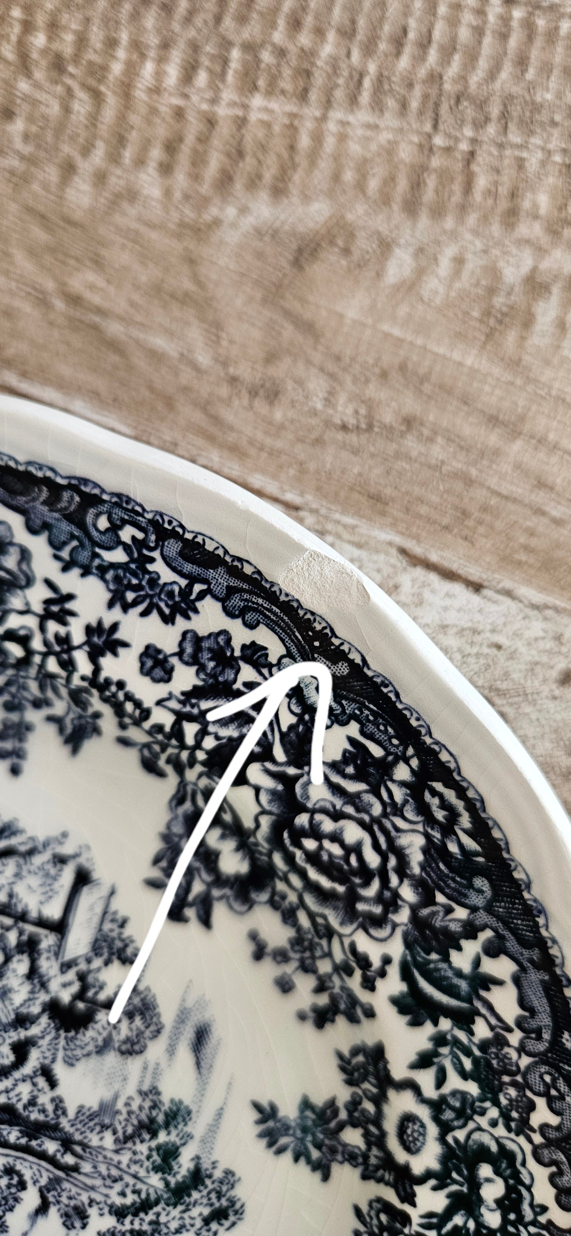 Lot de 12 assiettes à dessert anciennes en faïence fine probablement Lunéville – décor bleu et blanc