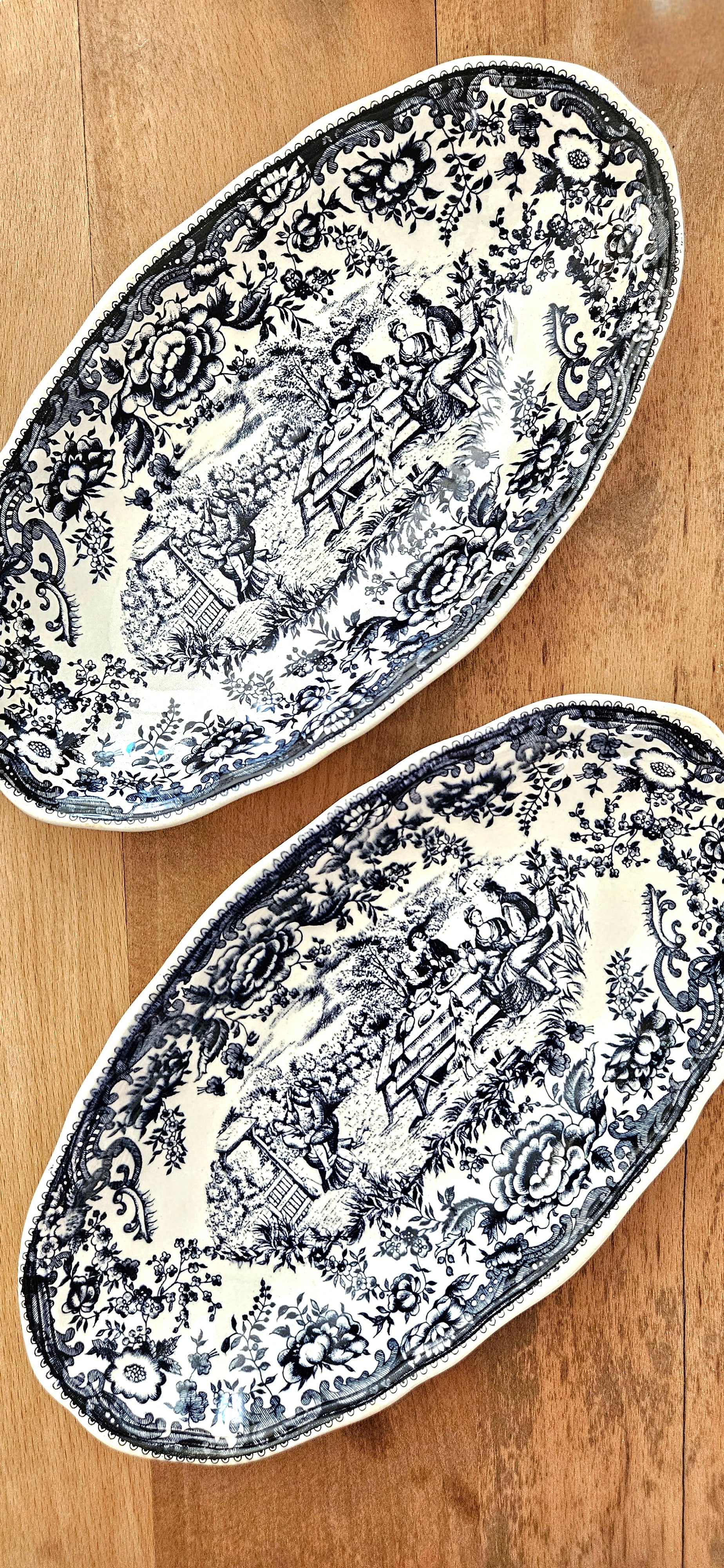 Paire de raviers anciens en faïence fine probablement Lunéville – décor bleu et blanc