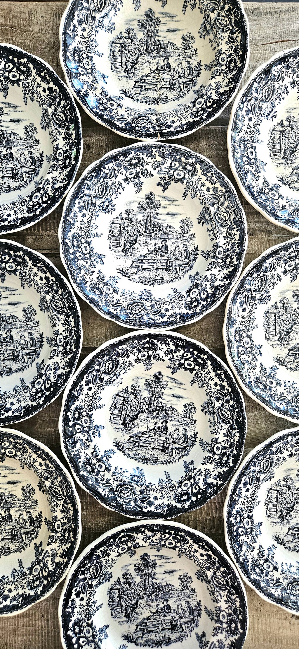 Lot de 10 assiettes creuses anciennes en faïence fine probablement Lunéville – décor bleu et blanc