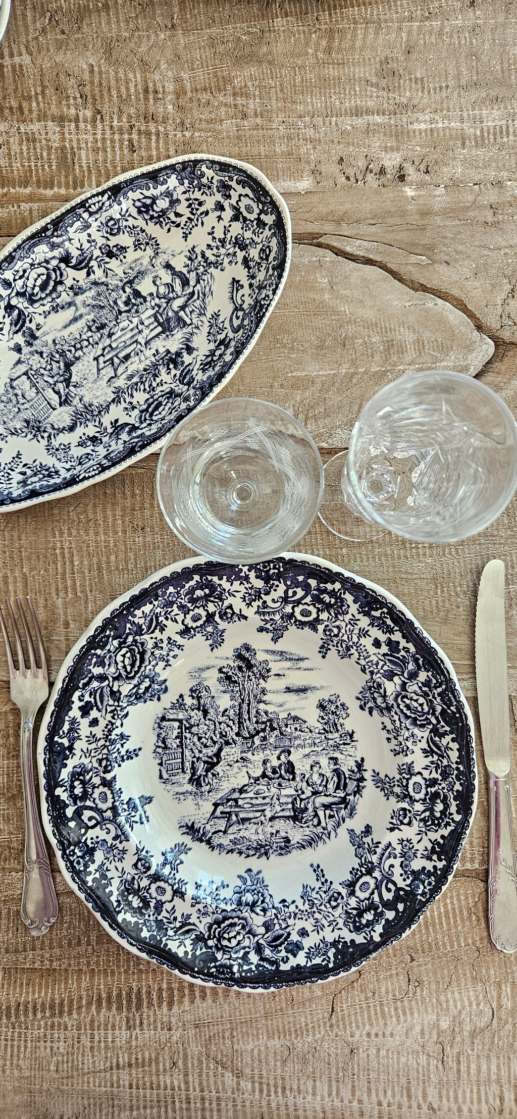 Lot de 10 assiettes creuses anciennes en faïence fine probablement Lunéville – décor bleu et blanc
