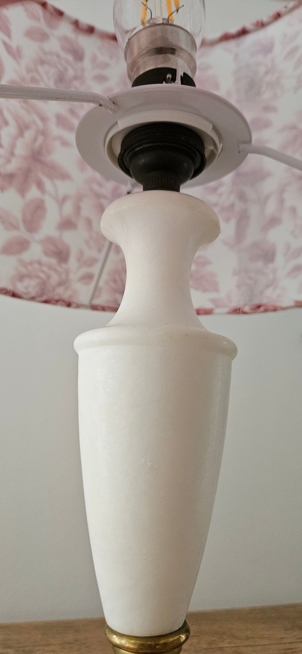 Lampe vintage fleurie rose & albâtre