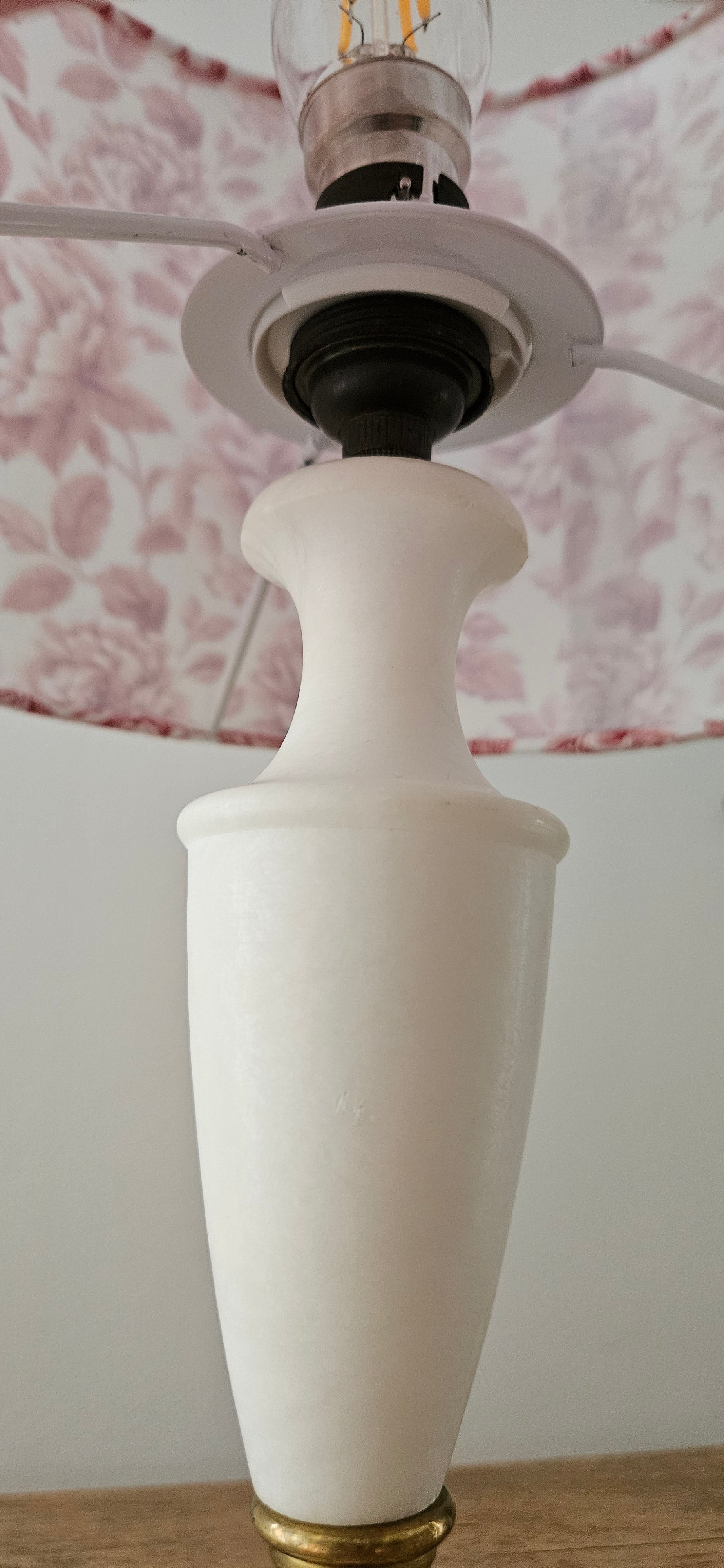 Lampe vintage fleurie rose & albâtre