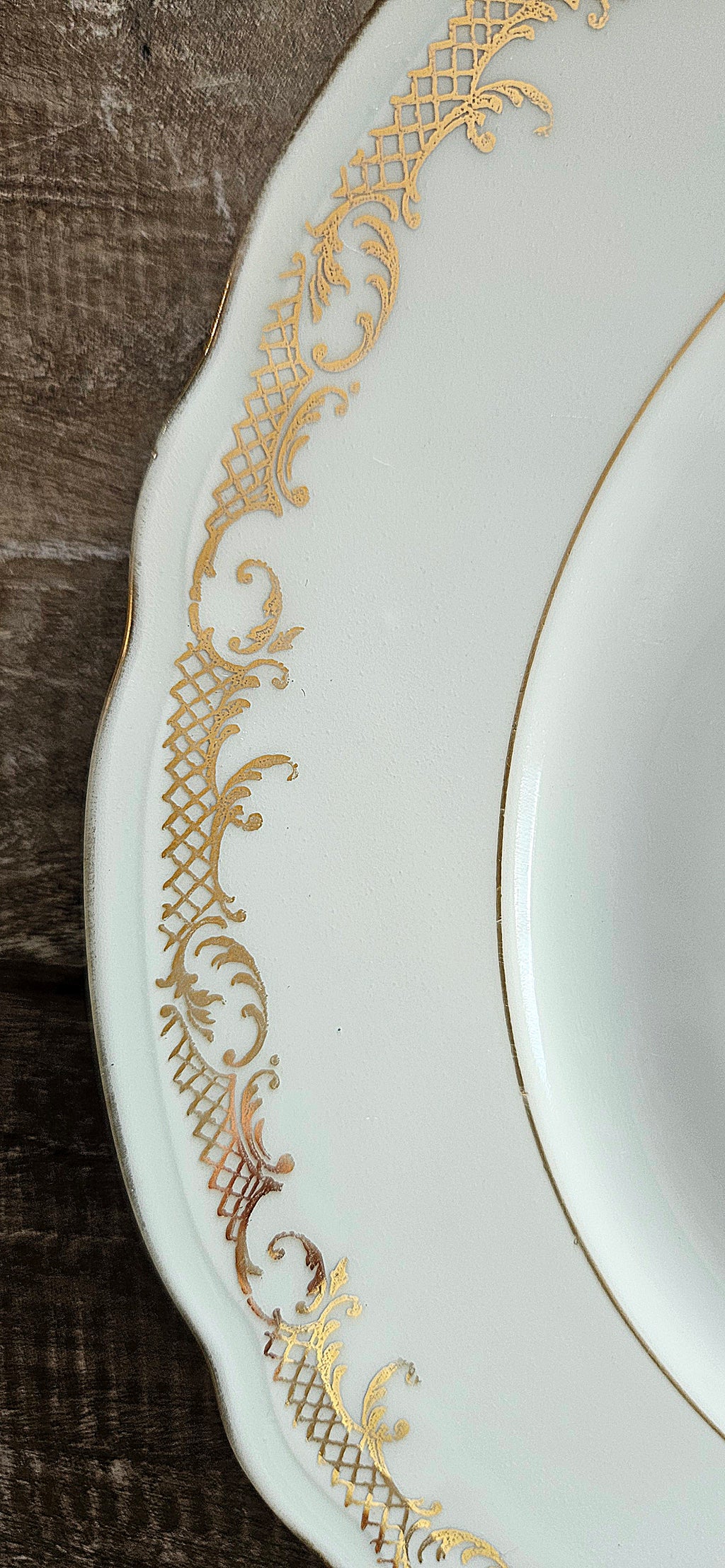 Assiette ancienne Berry Haute Porcelaine – Porcelaine française blanche et dorée