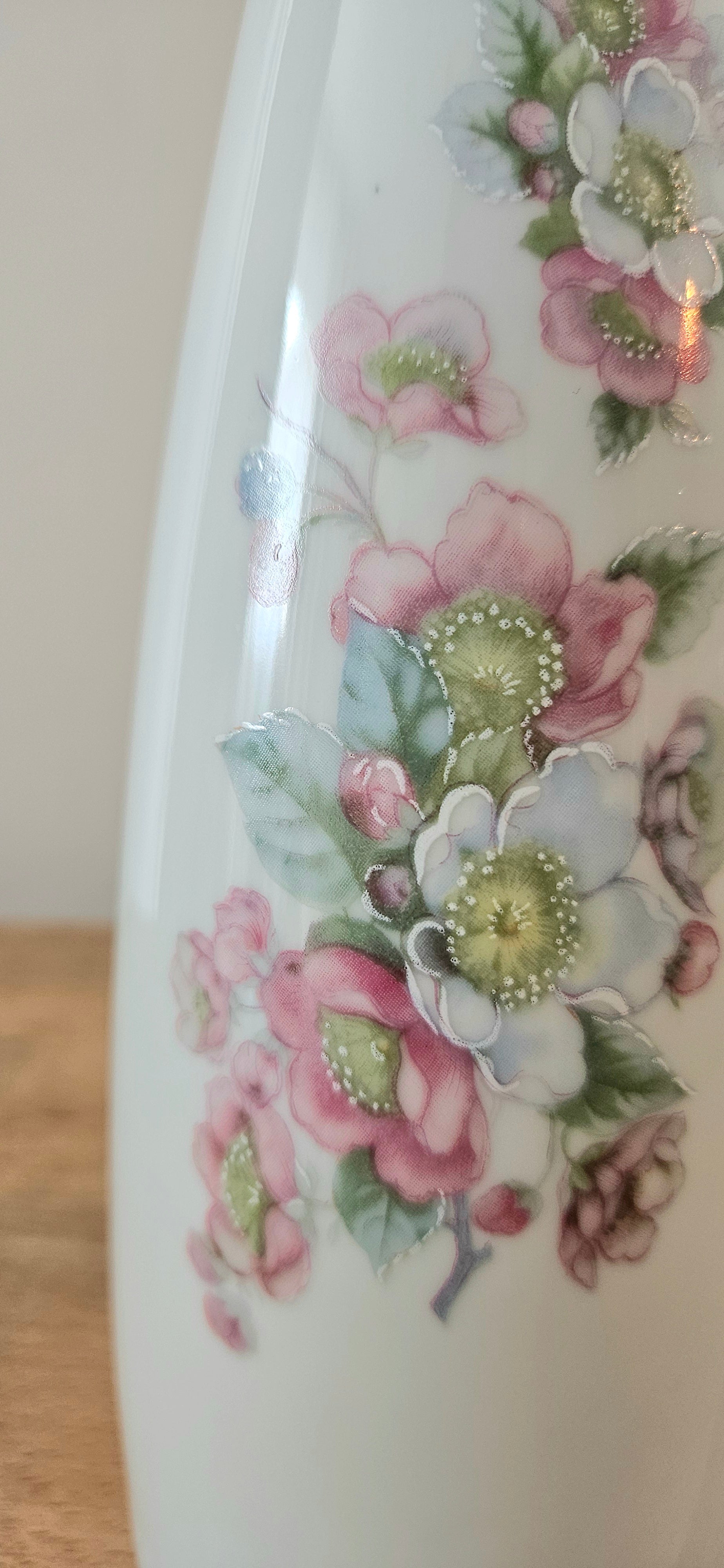 Grand vase vintage Bavaria Germany en porcelaine blanche fleurs roses