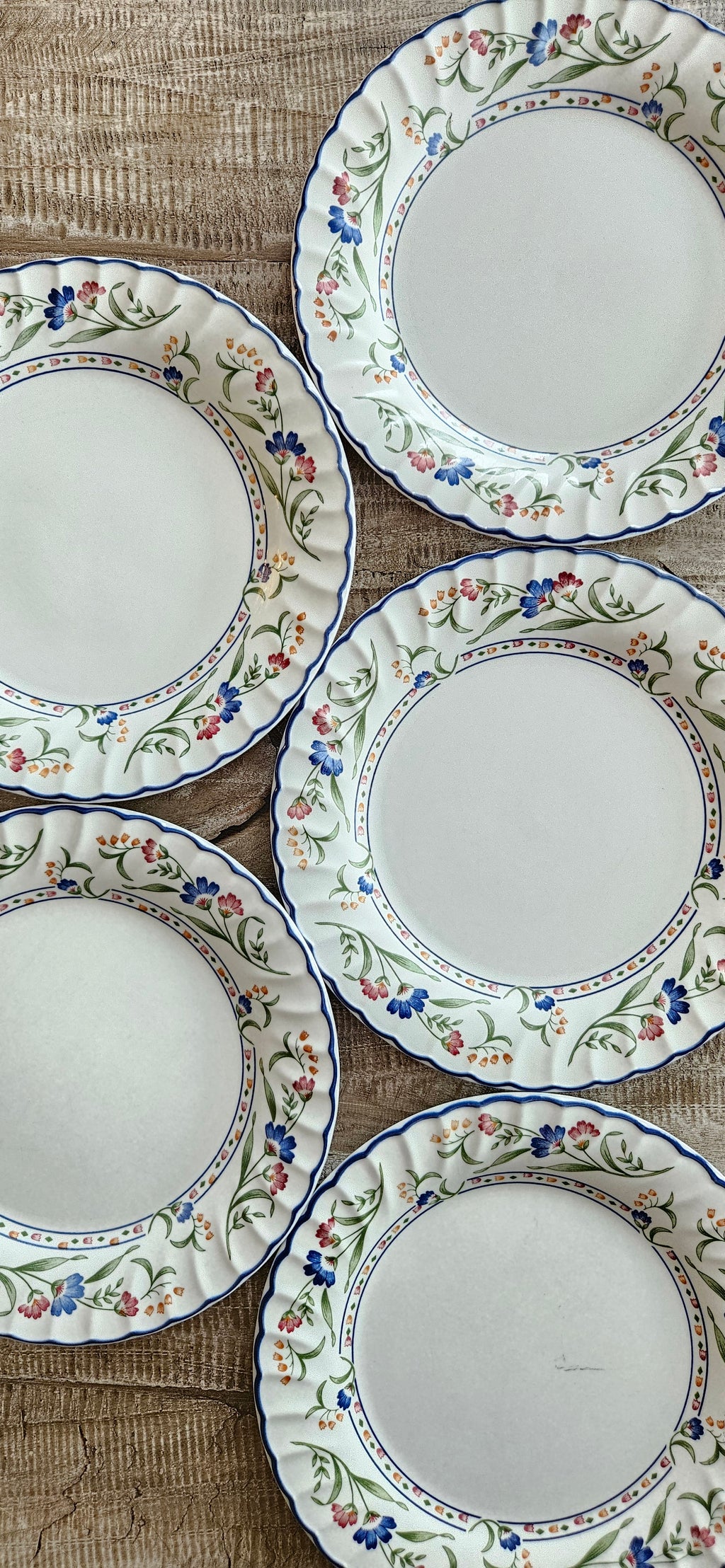 Assiette vintage fleurie anglaise Staffordshire Hampton Court