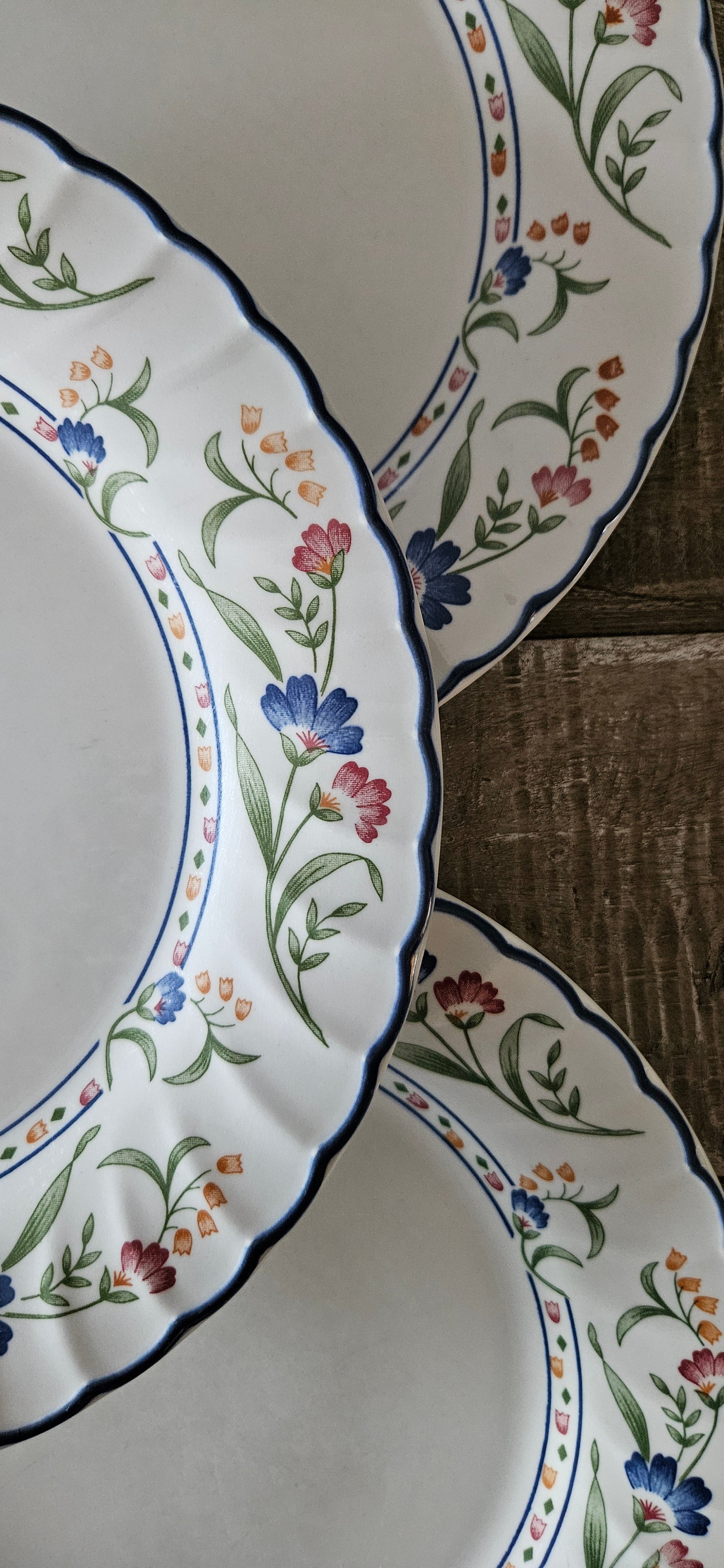 Assiette vintage fleurie anglaise Staffordshire Hampton Court