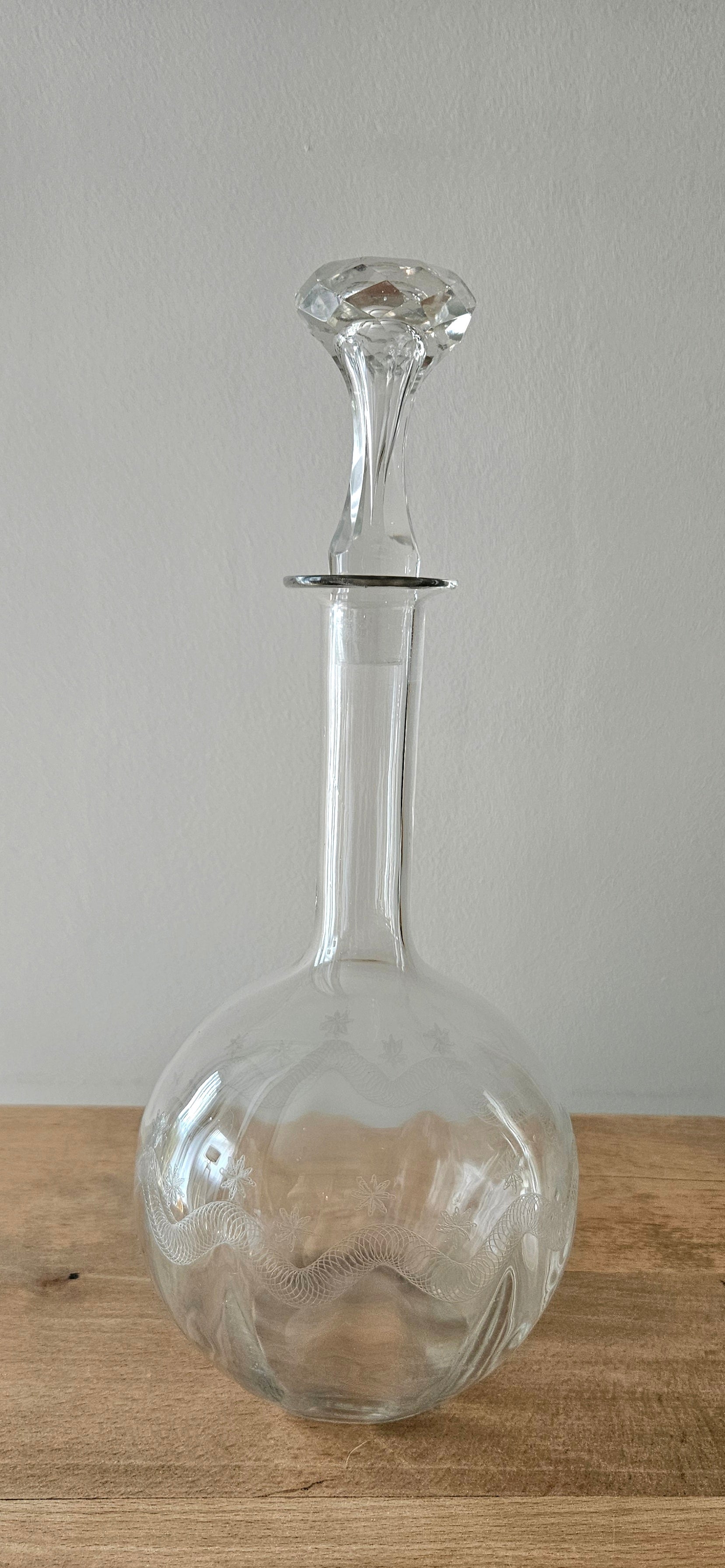 Carafe vintage en verre gravé avec bouchon - 31 cm