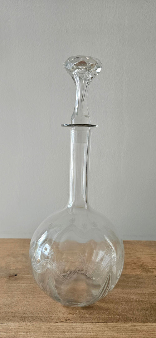 Carafe vintage en verre gravé avec bouchon - 31 cm
