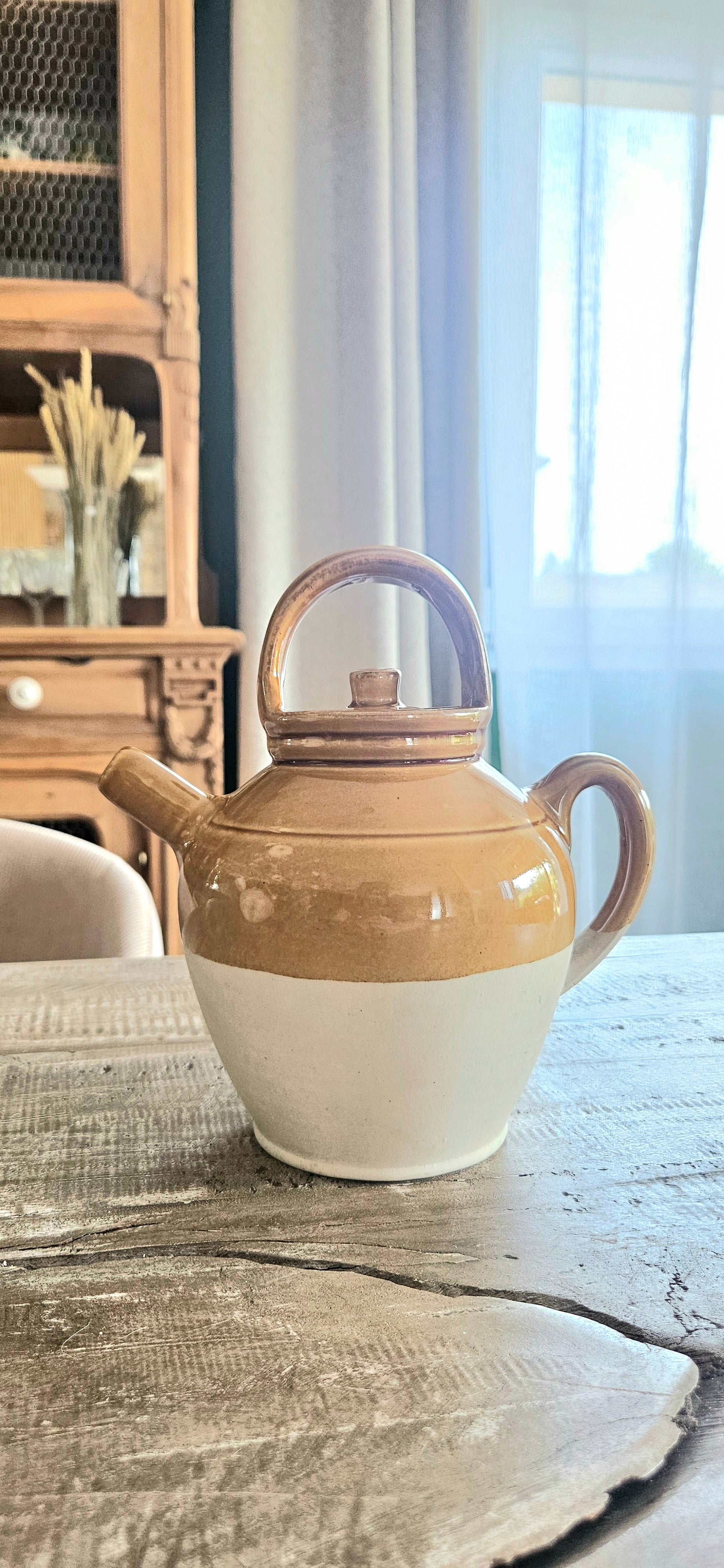 Théière vintage en grès vernissé caramel & crème – esprit campagne chic