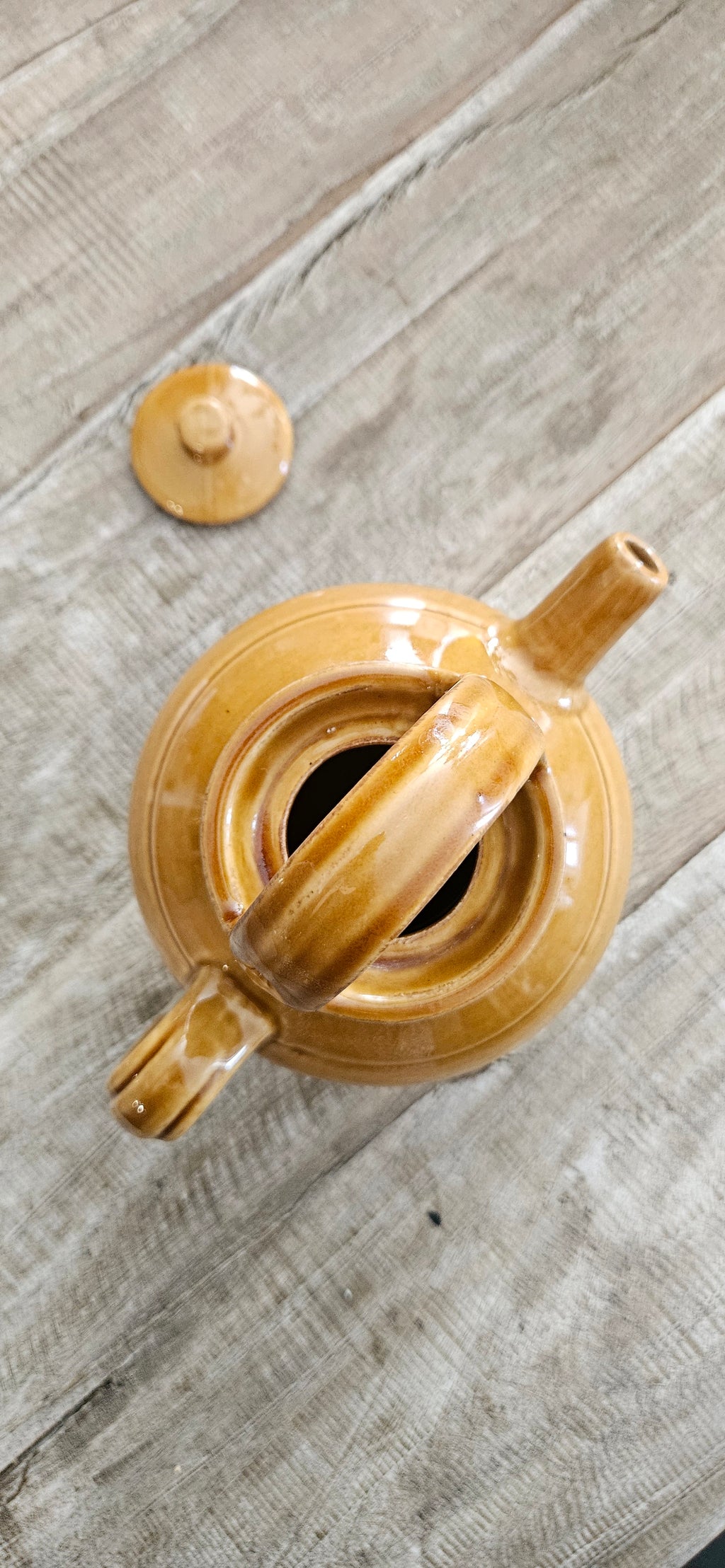 Théière vintage en grès vernissé caramel & crème – esprit campagne chic