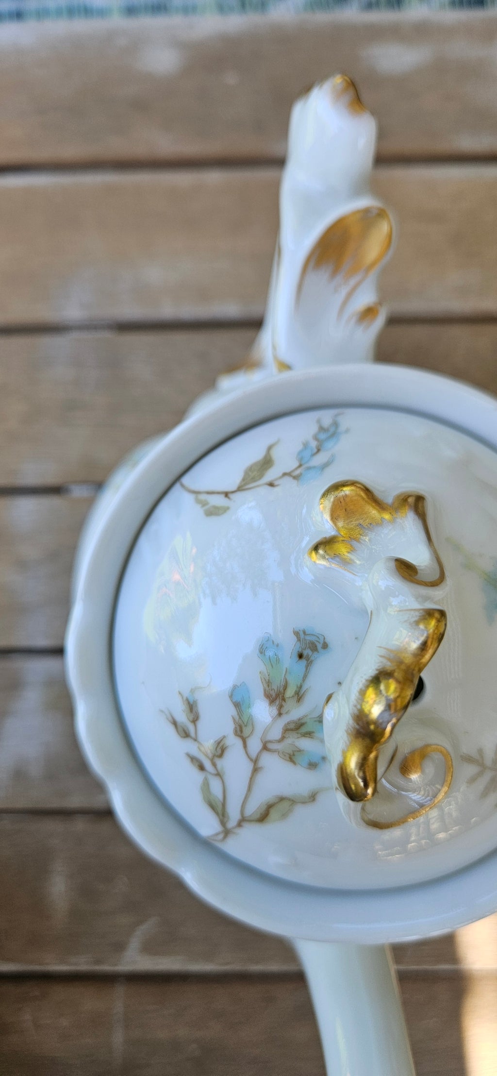 Cafetière et sucrier anciens JPL Limoges en porcelaine Art Nouveau, décor floral bleu et doré