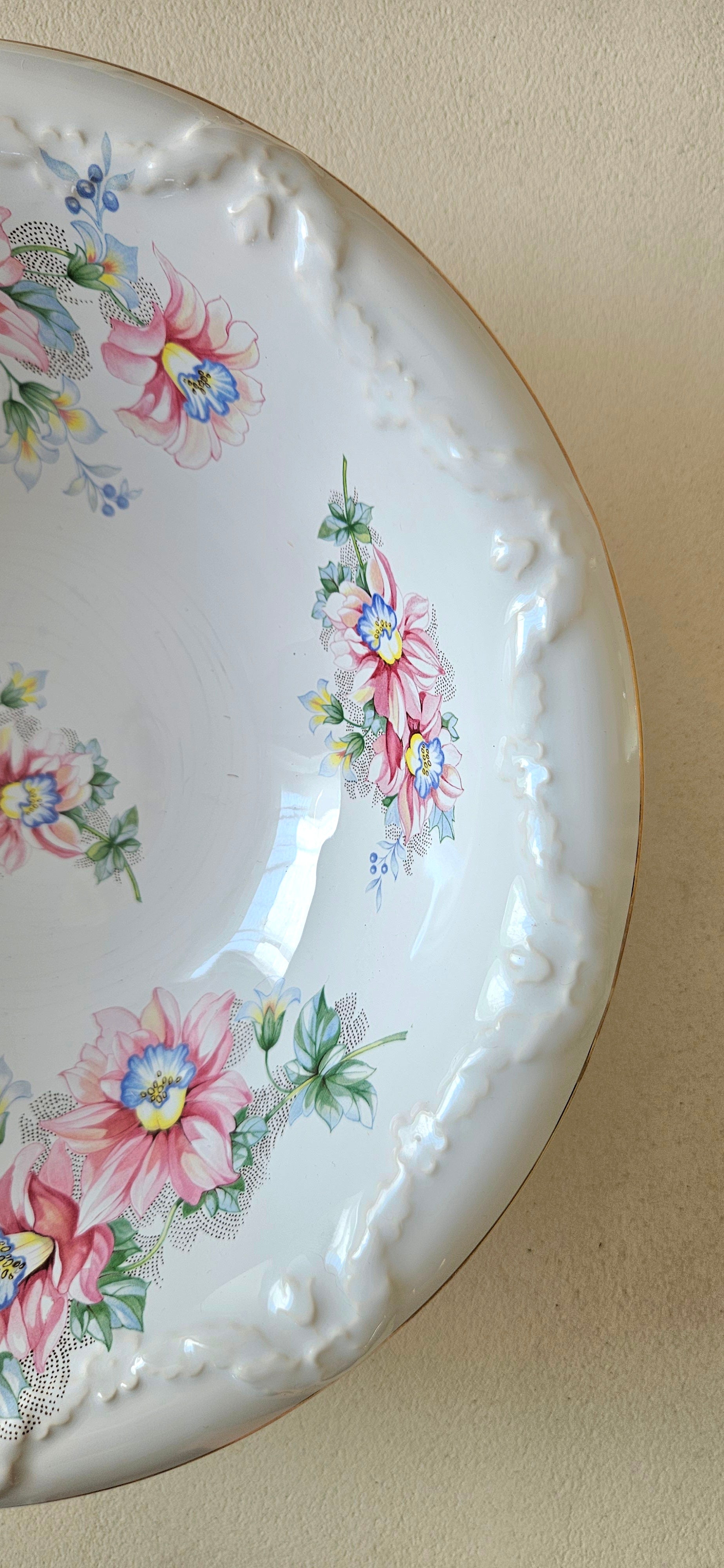 Grand plat creux ancien Crown Burslem – Faïence fine anglaise fleurie