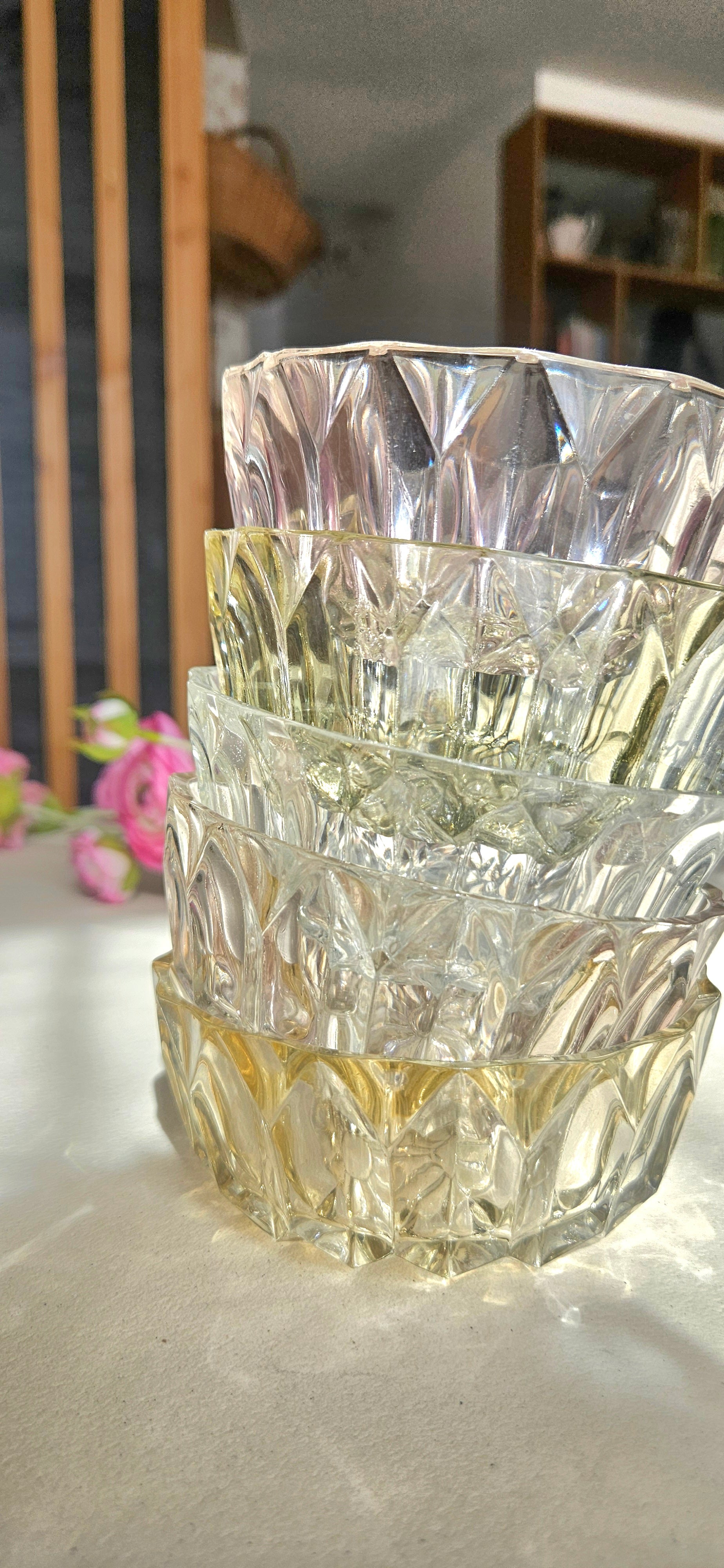 Lot de 5 coupelles vintage en verre coloré facetté