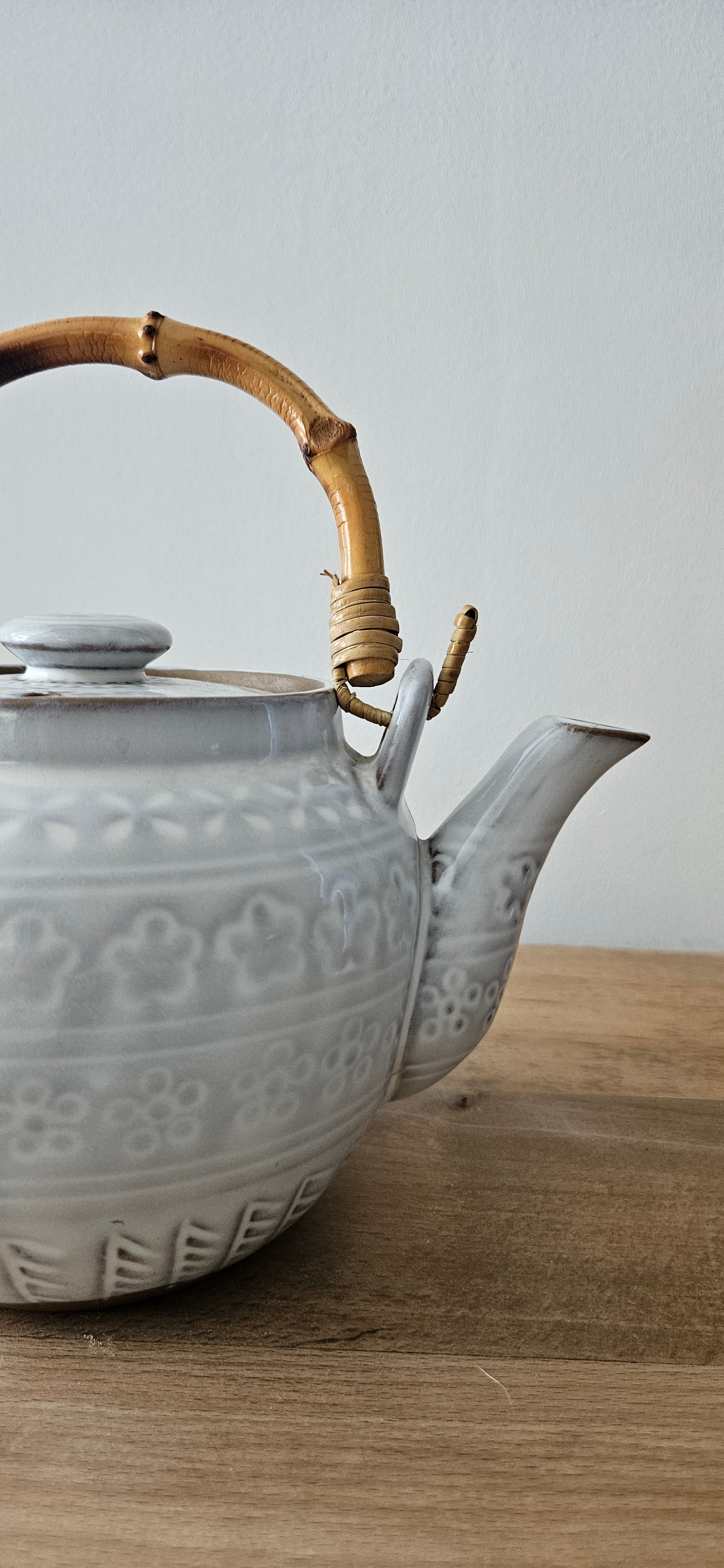 Théière japonaise vintage en céramique et bambou