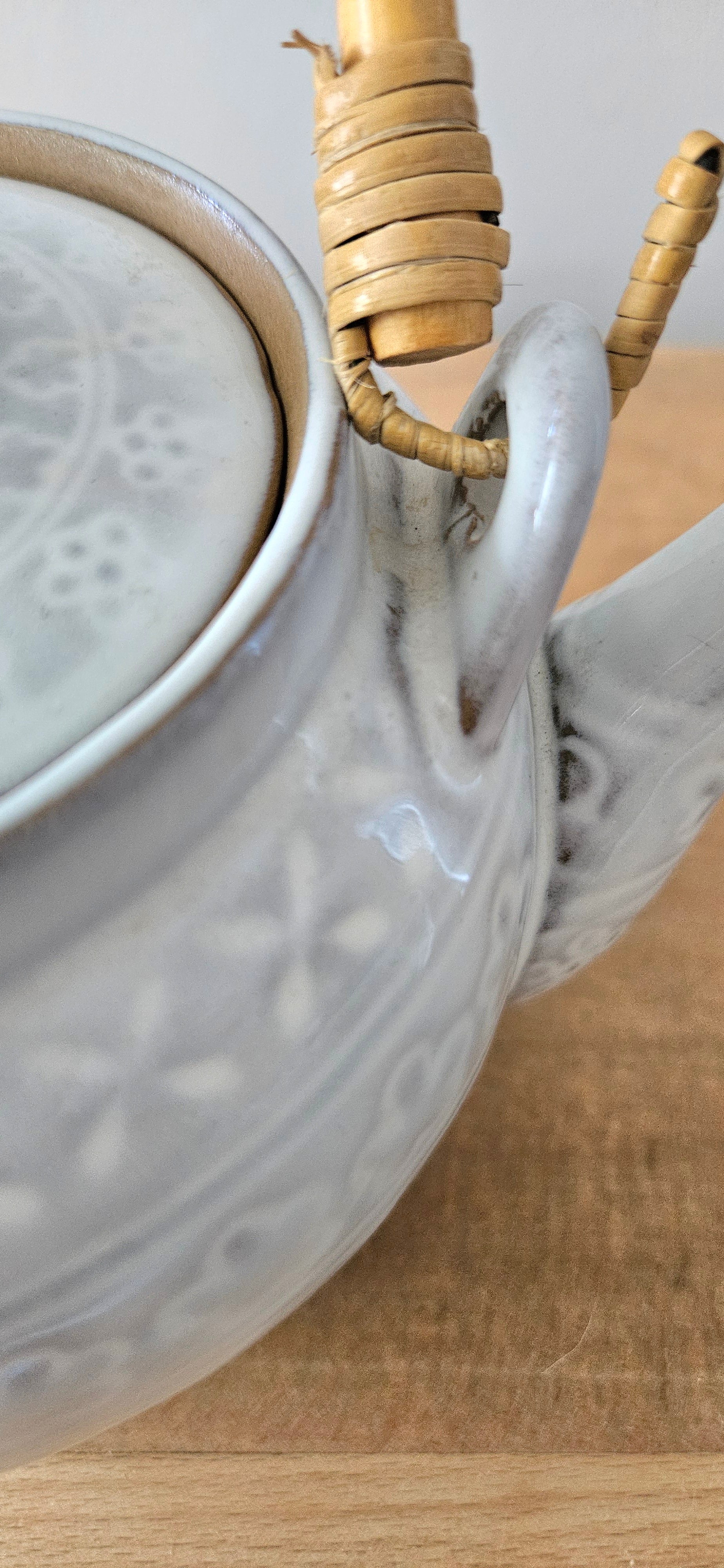 Théière japonaise vintage en céramique et bambou