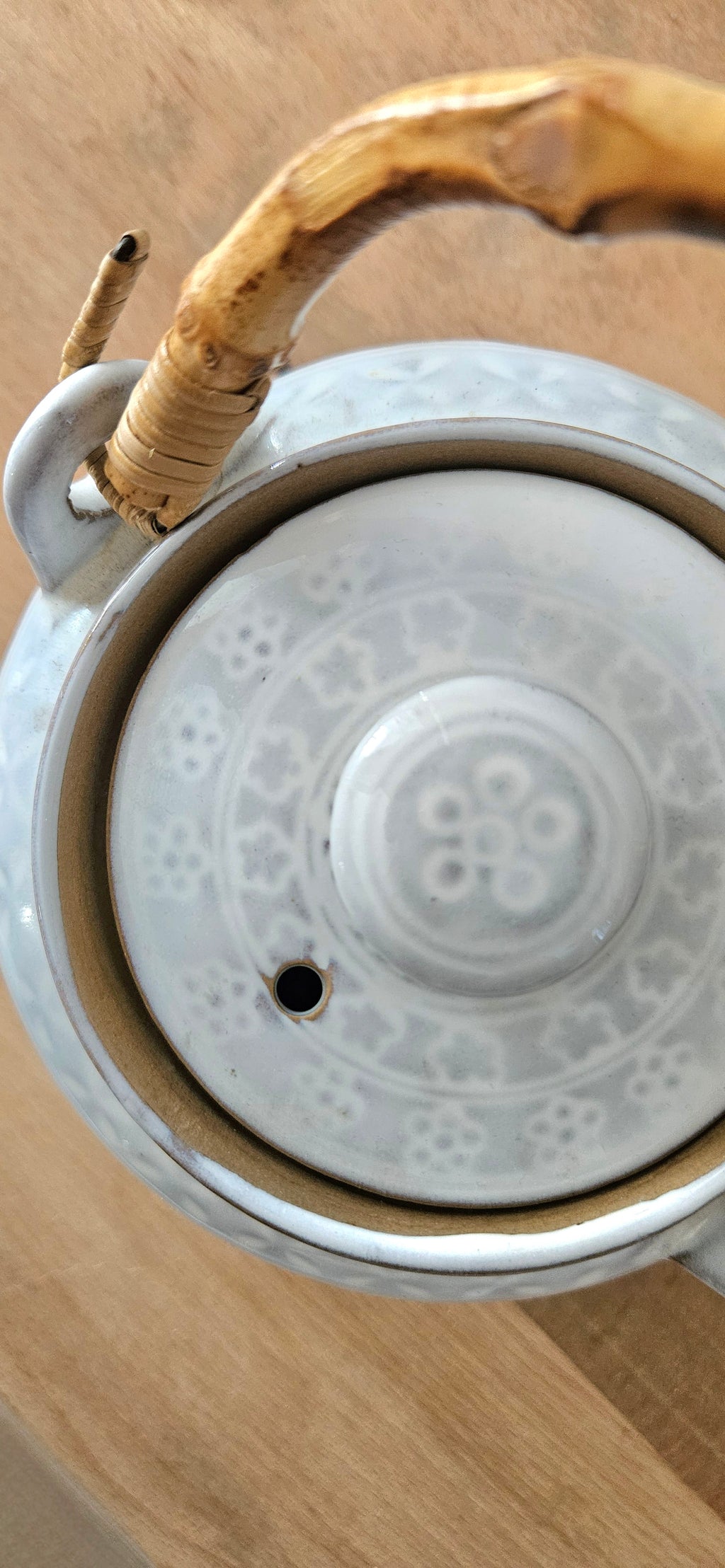 Théière japonaise vintage en céramique et bambou
