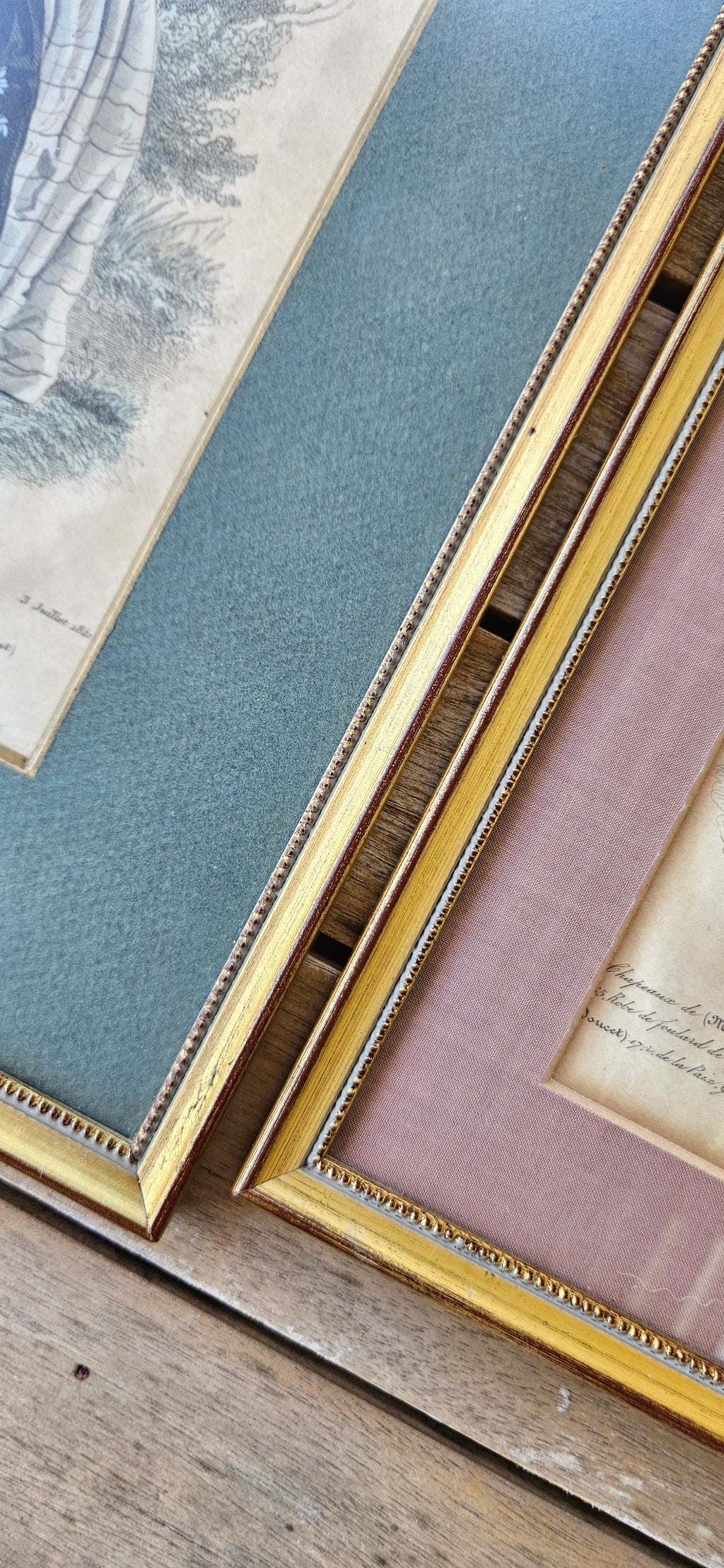 Charmante paire de gravures de mode françaises anciennes