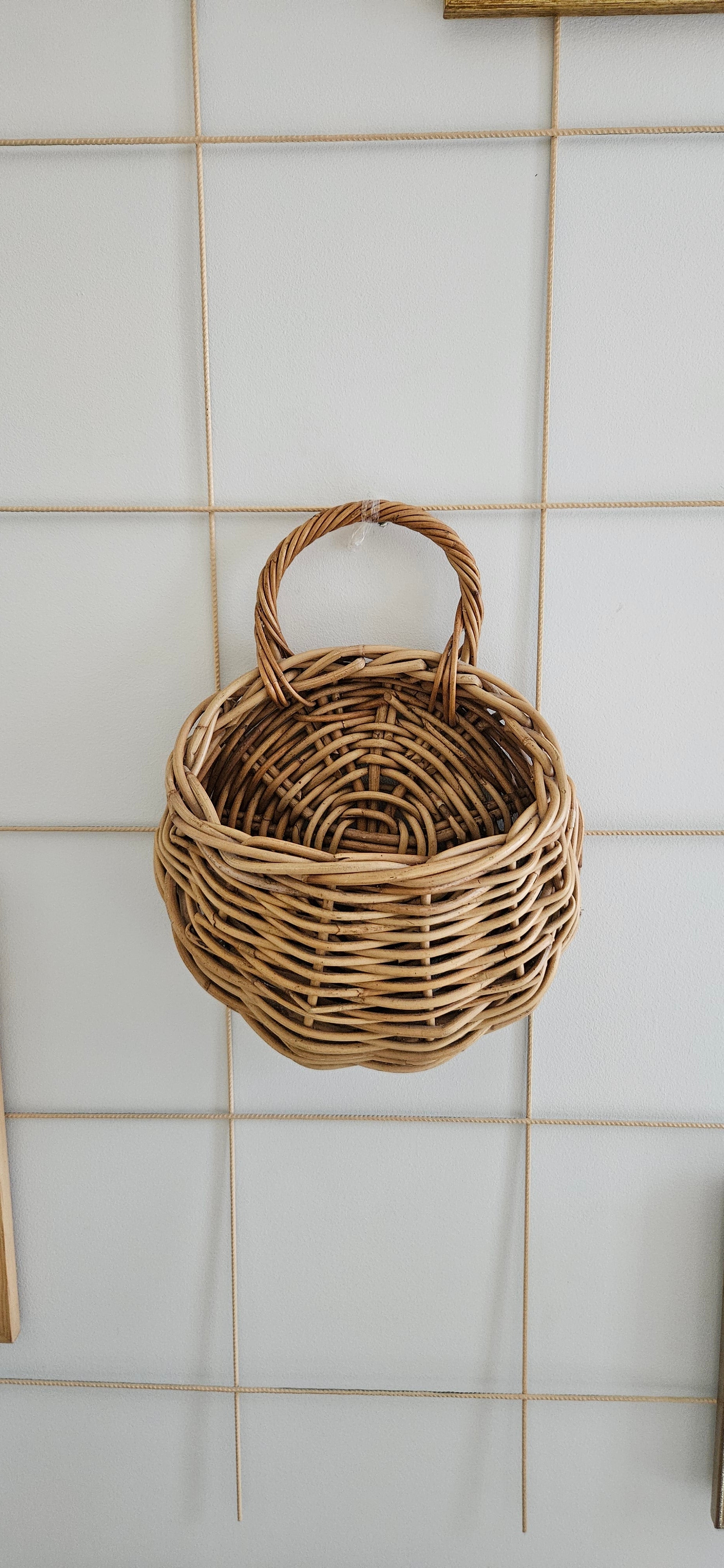 Panier mural en osier
