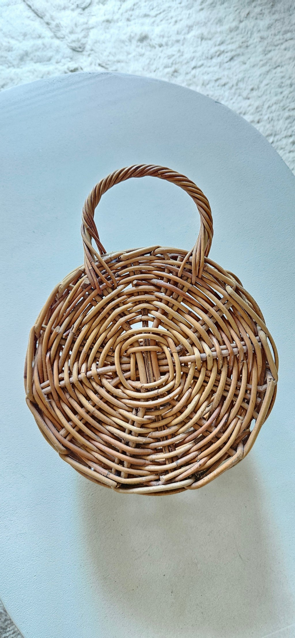 Panier mural en osier