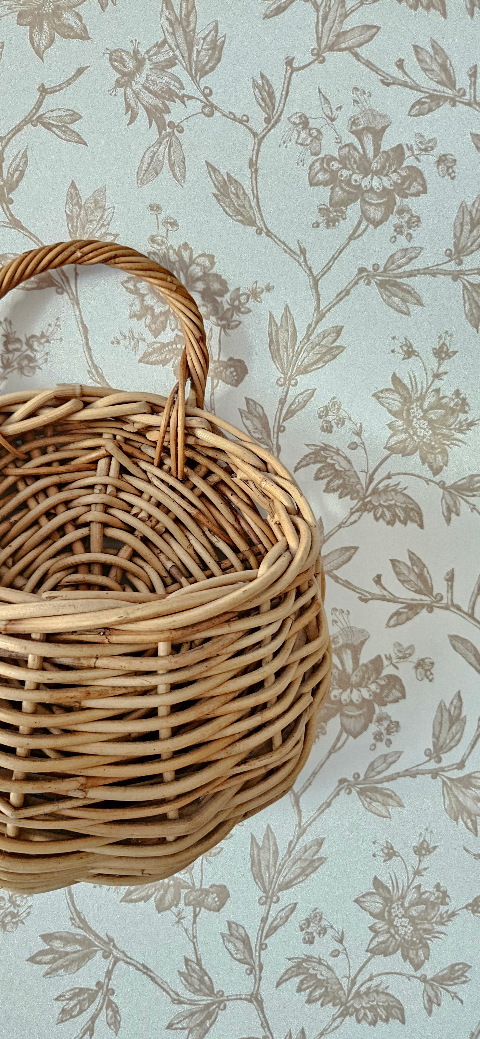 Panier mural en osier