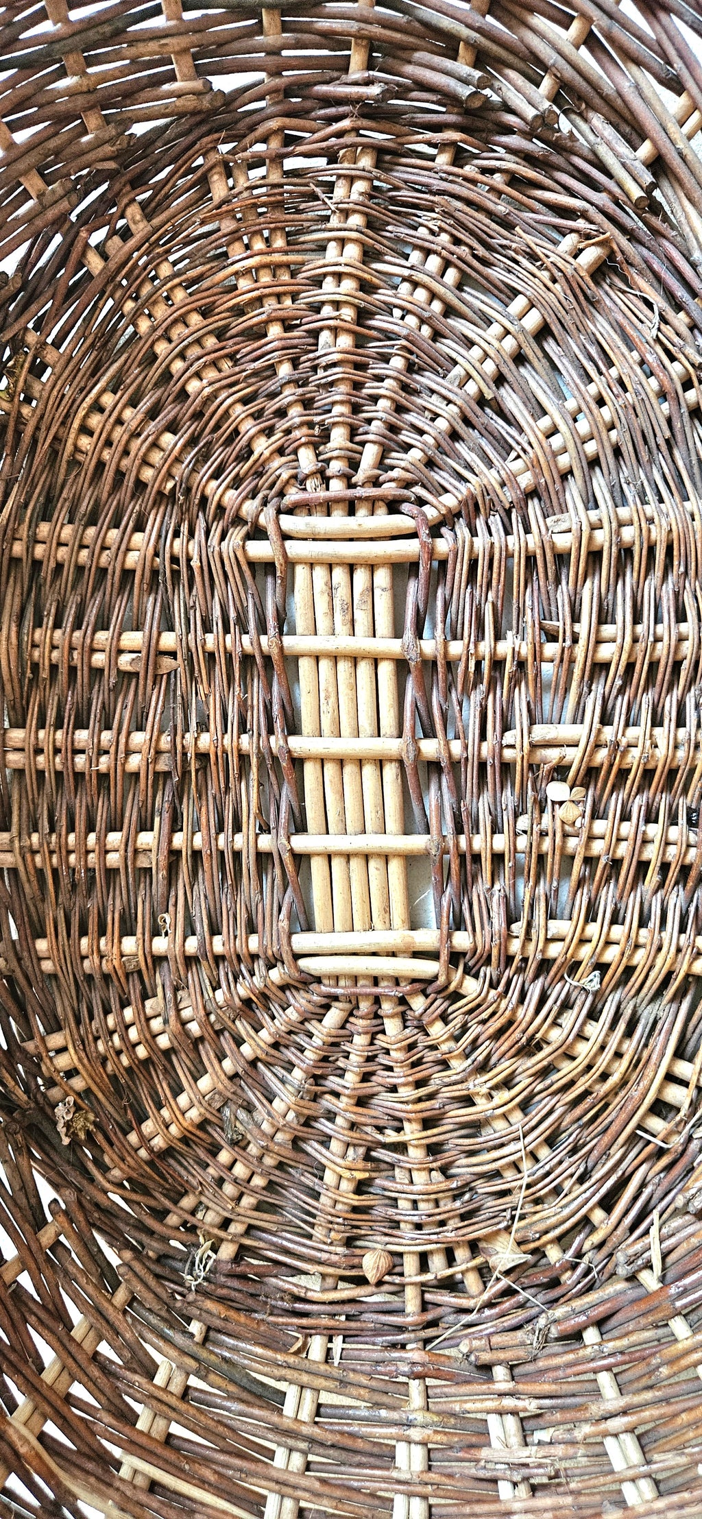 Grand panier vintage en osier tressé