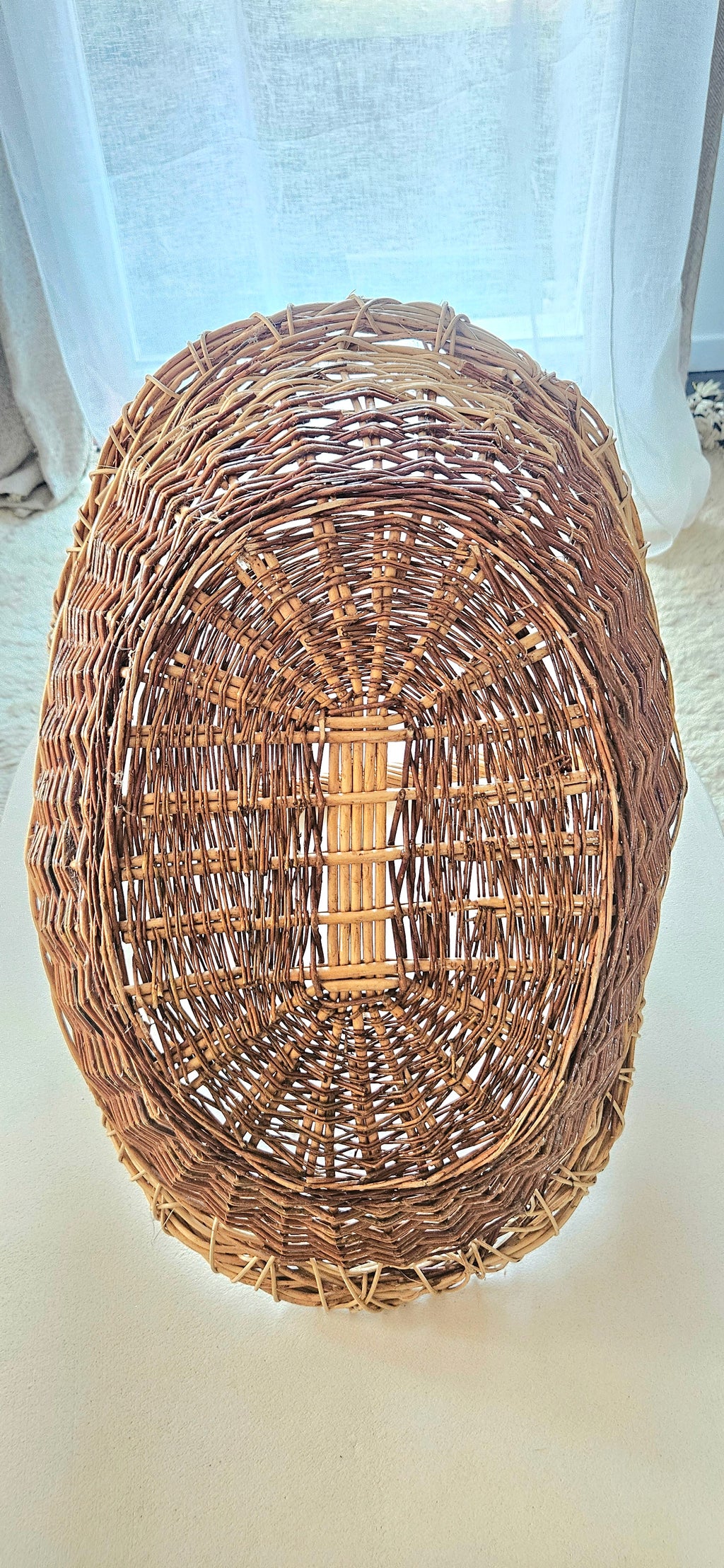 Grand panier vintage en osier tressé