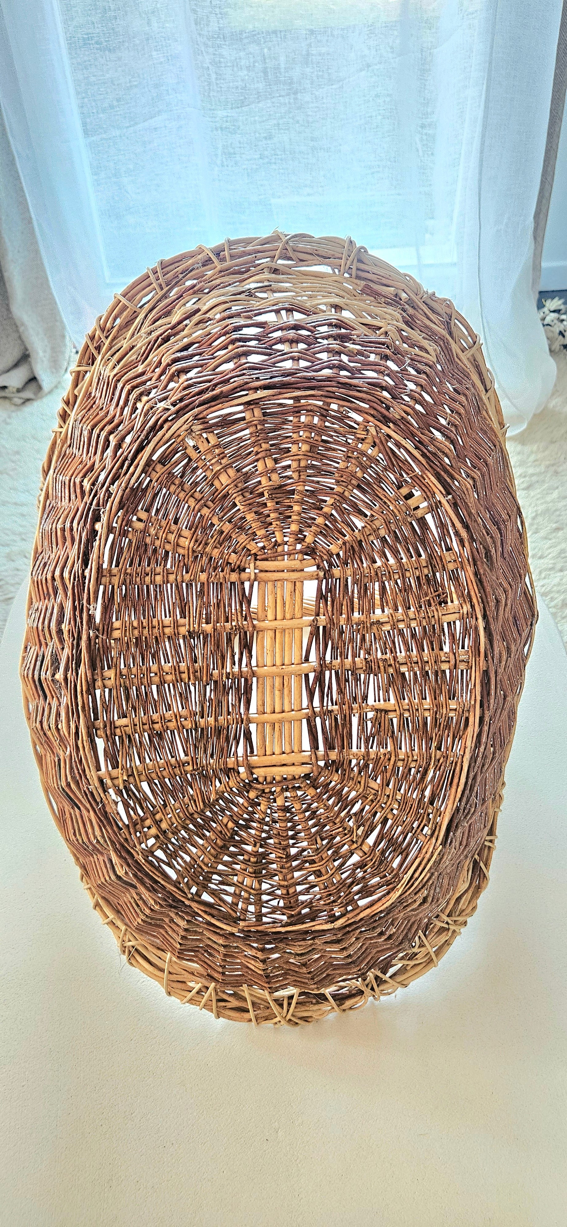 Grand panier vintage en osier tressé