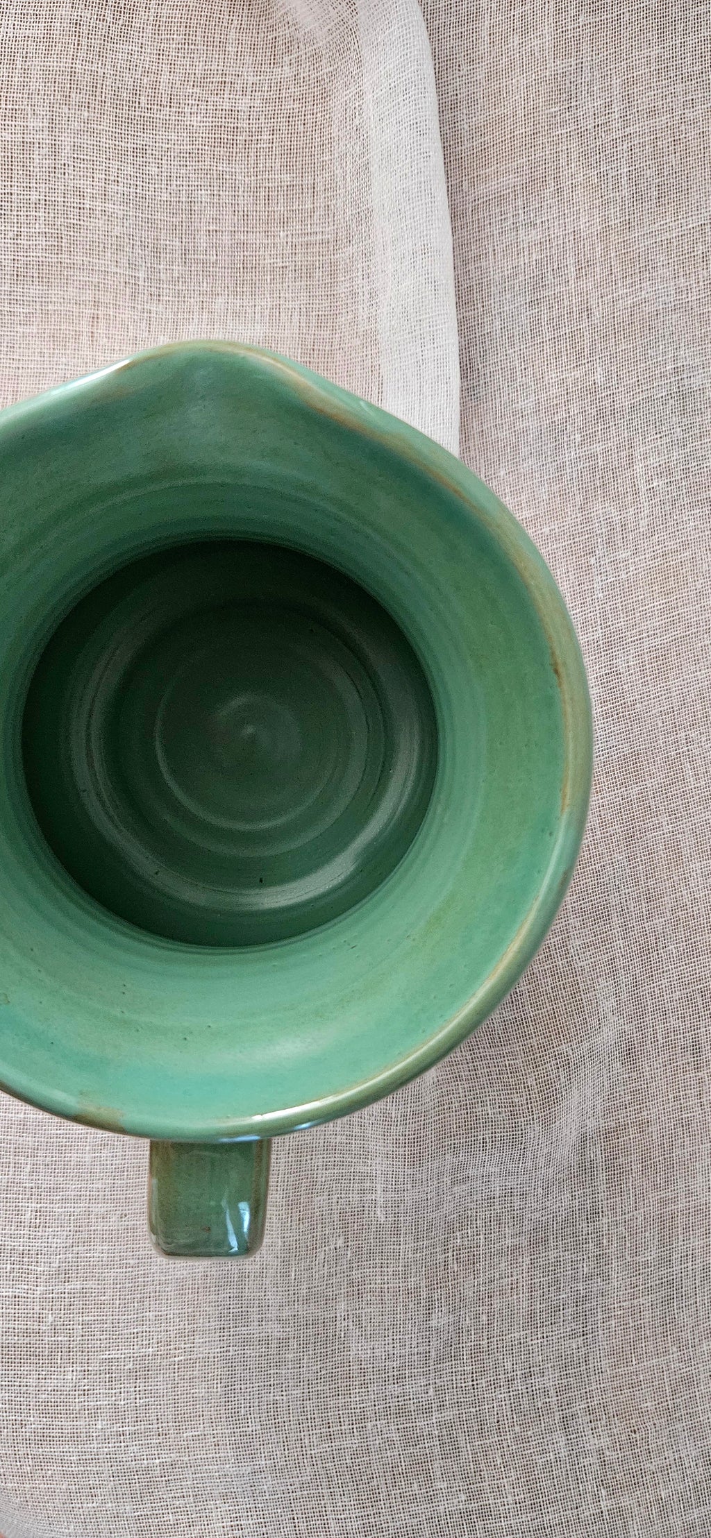 Pichet vintage en grès émaillé vert