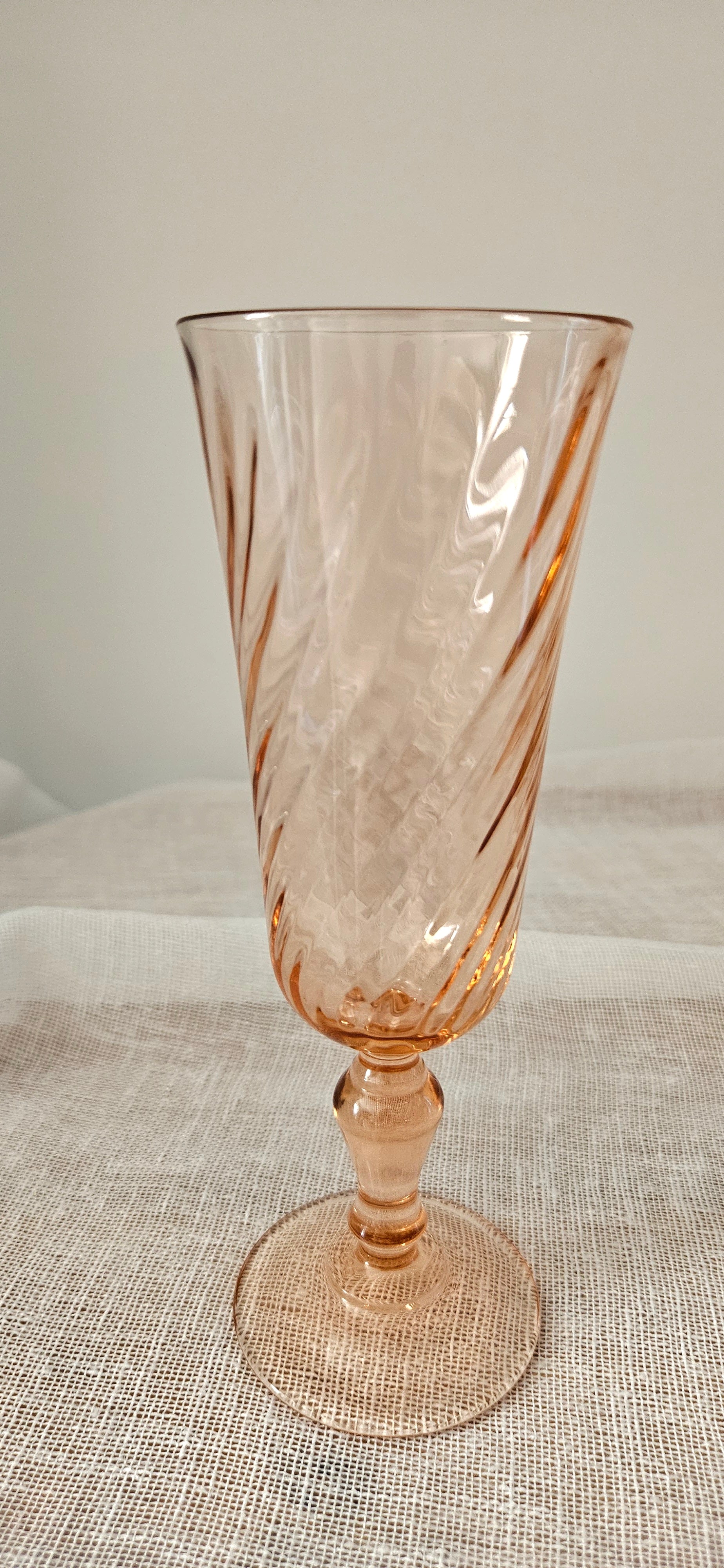Lot de 6 flûtes à champagne vintage en verre rose