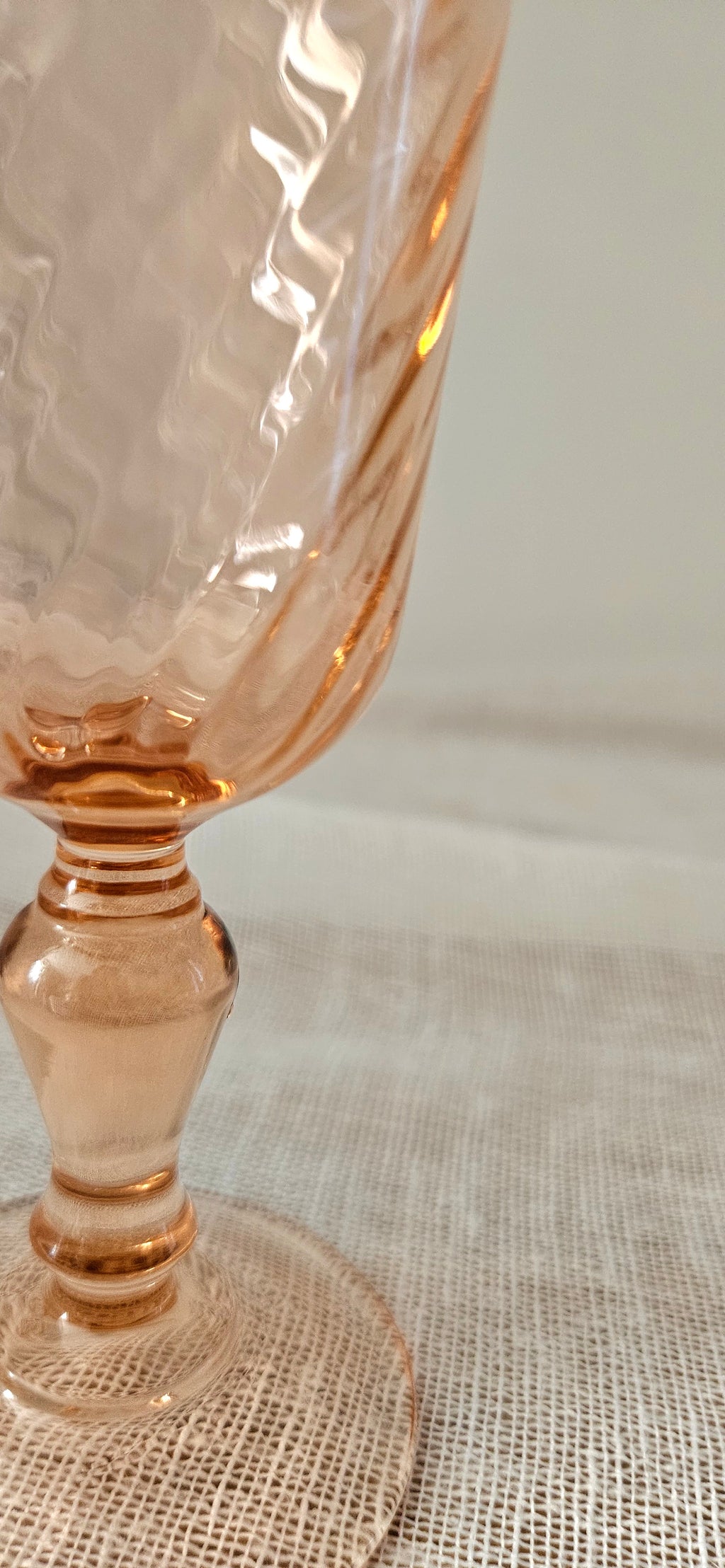 Lot de 6 flûtes à champagne vintage en verre rose