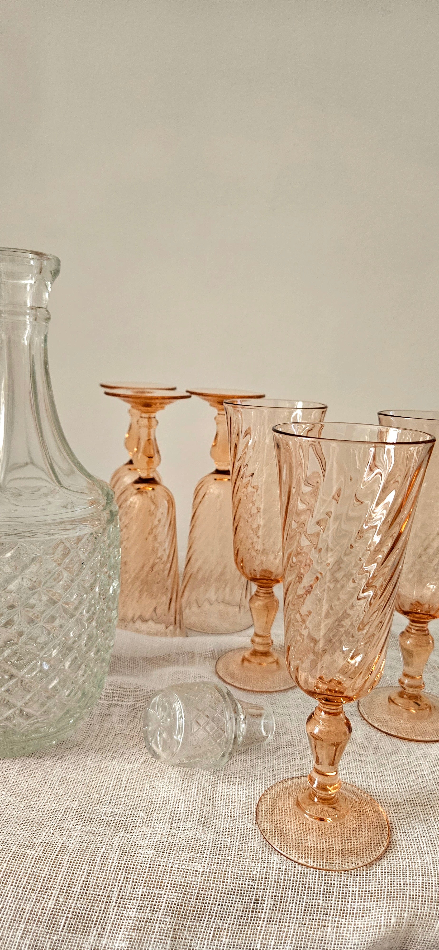 Lot de 6 flûtes à champagne vintage en verre rose