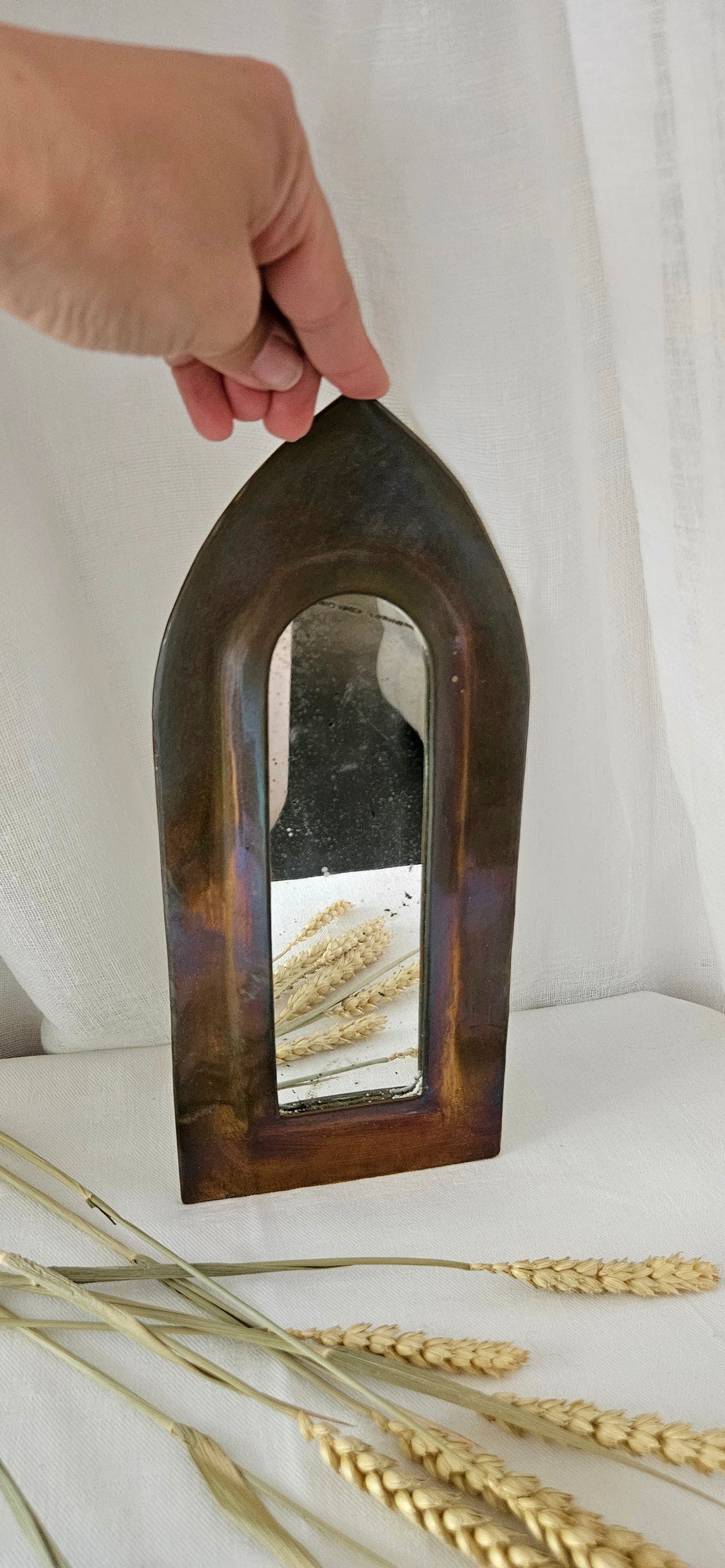 Petit miroir ancien forme arche - laiton